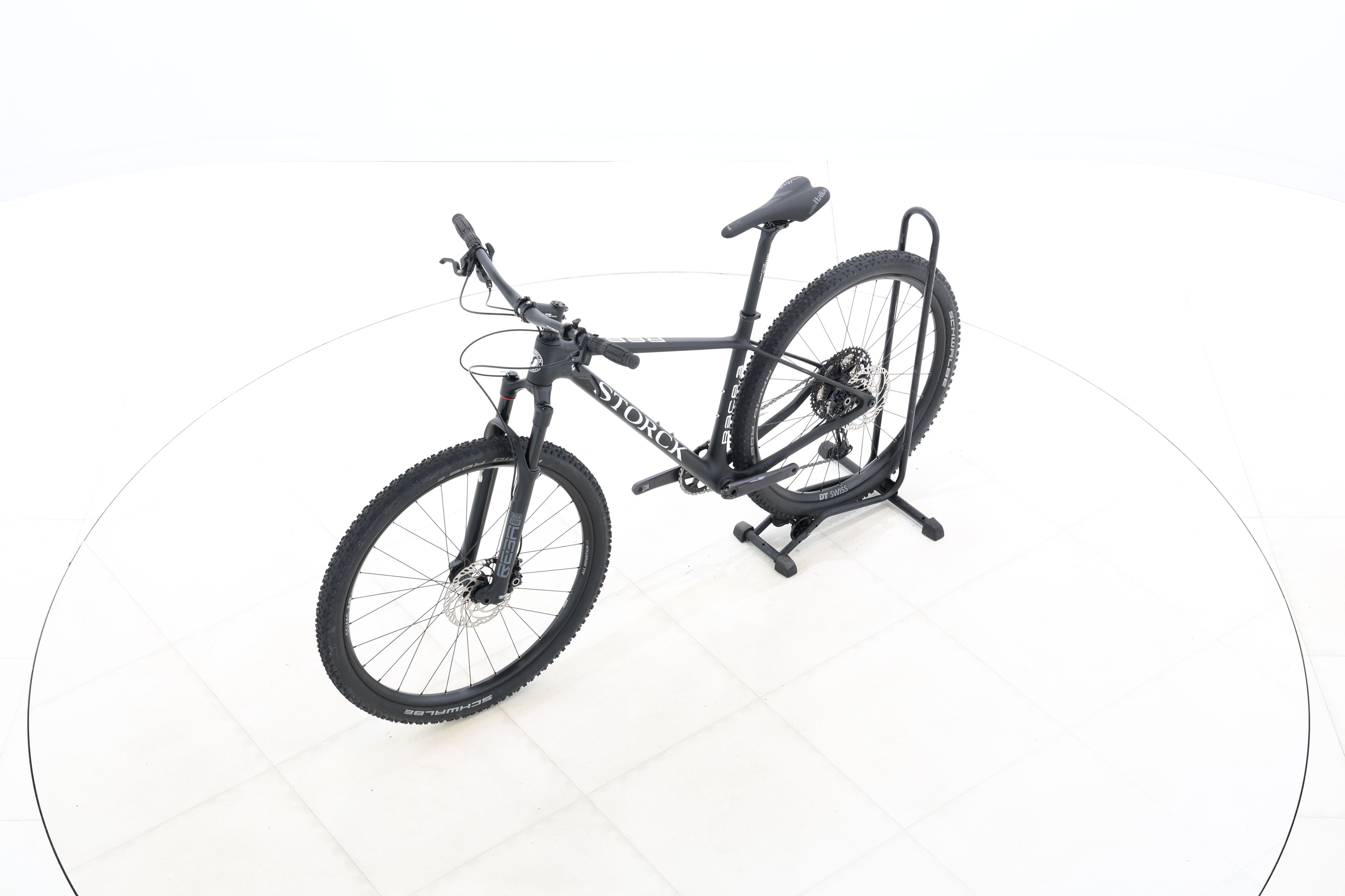 d18e8d93-40dd-4661-8382-caa751ad87b4