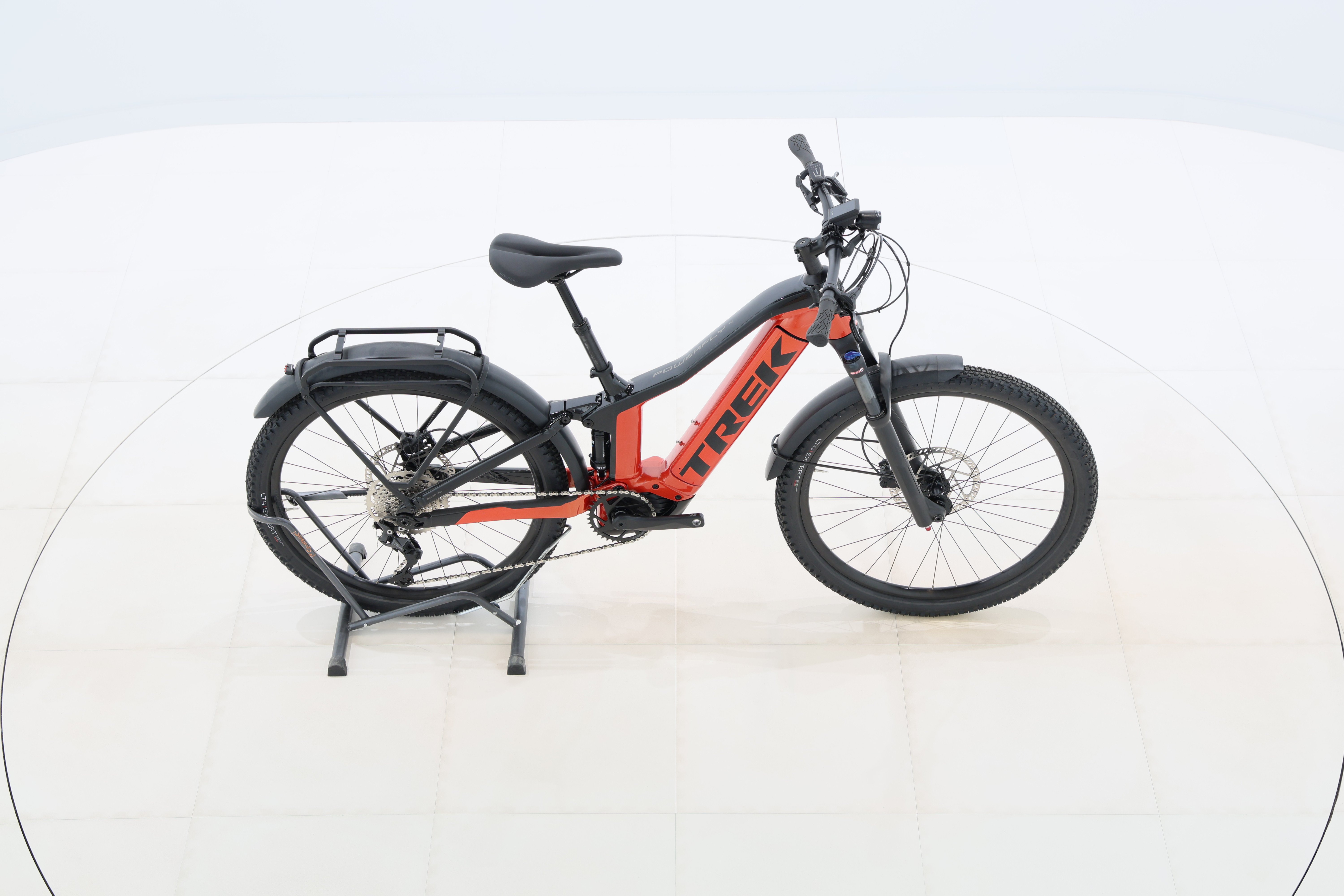 00b67314-f79e-45e6-8d8a-8dfb6e66e5ed