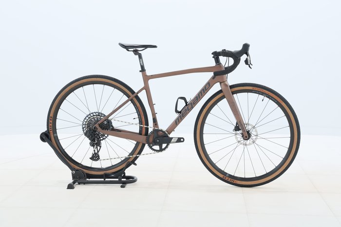 Megamo West 05 AXS 2025