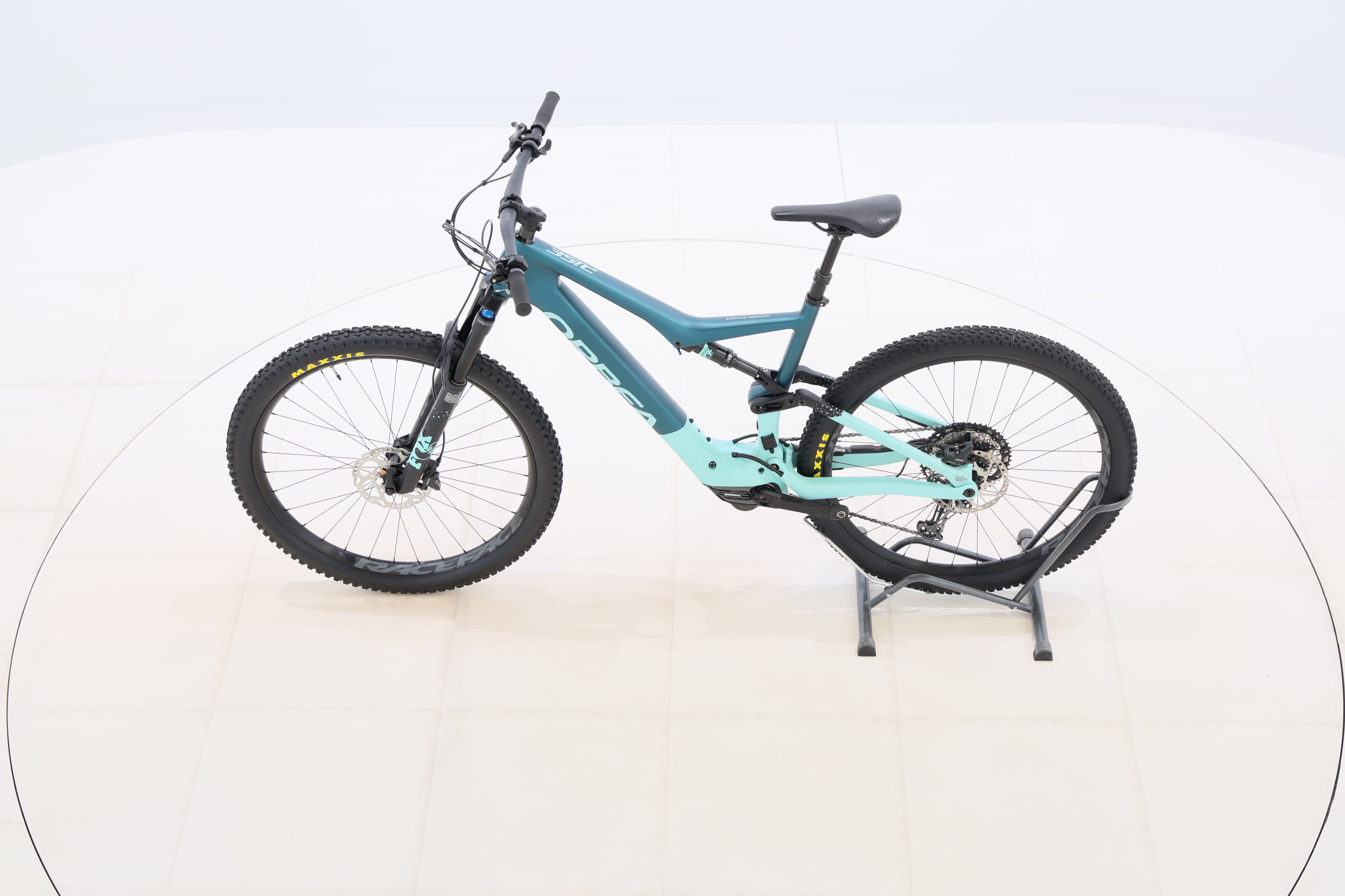 0def2021-f477-4ab7-a82b-b96a62472e42