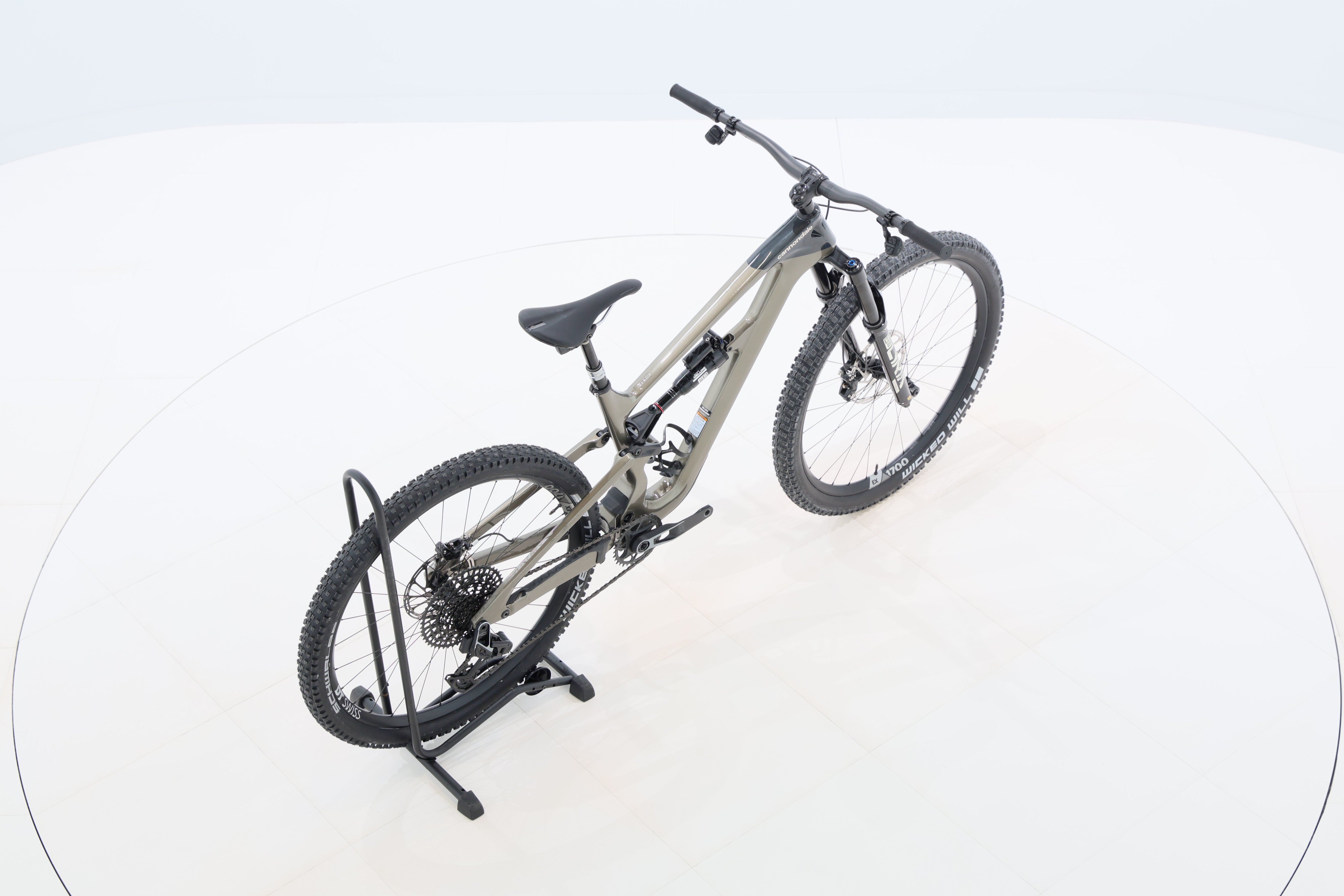 16b9b5d2-89e9-4c72-a3ac-2a67efe3e111