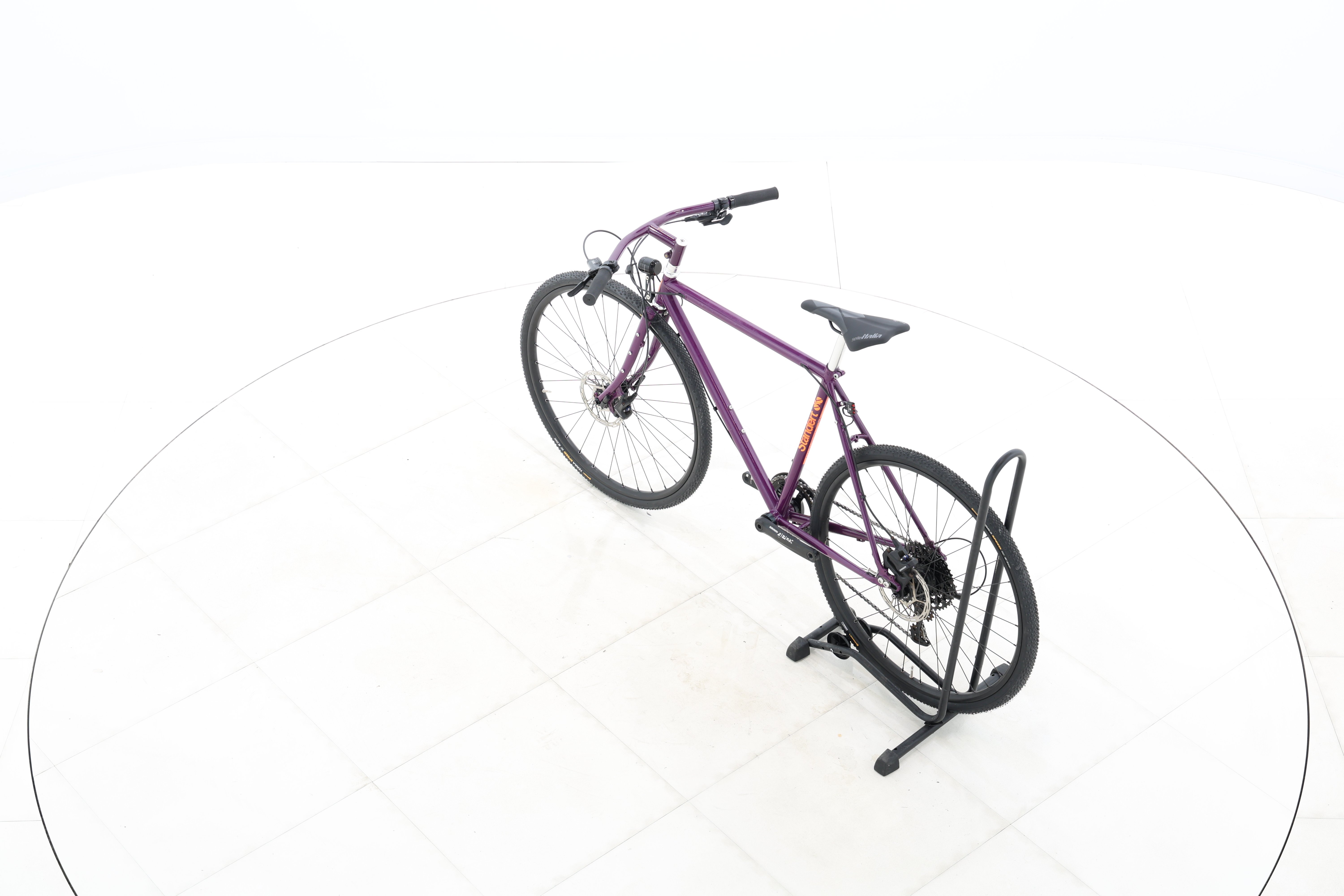 cd4c83bc-7736-49dc-81b1-7e163d3373ec