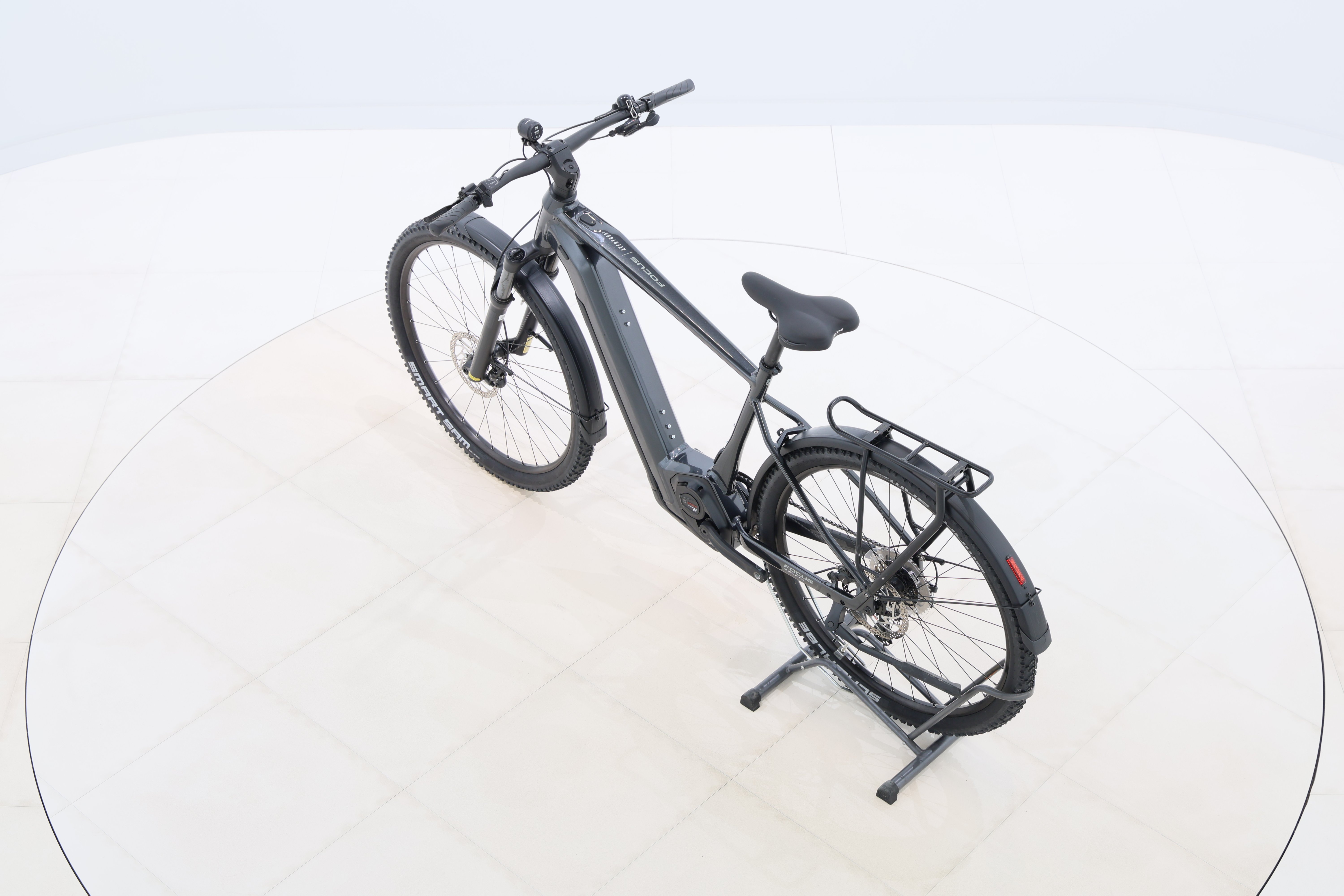 21c083b8-81cb-41bc-adad-7504934cd179