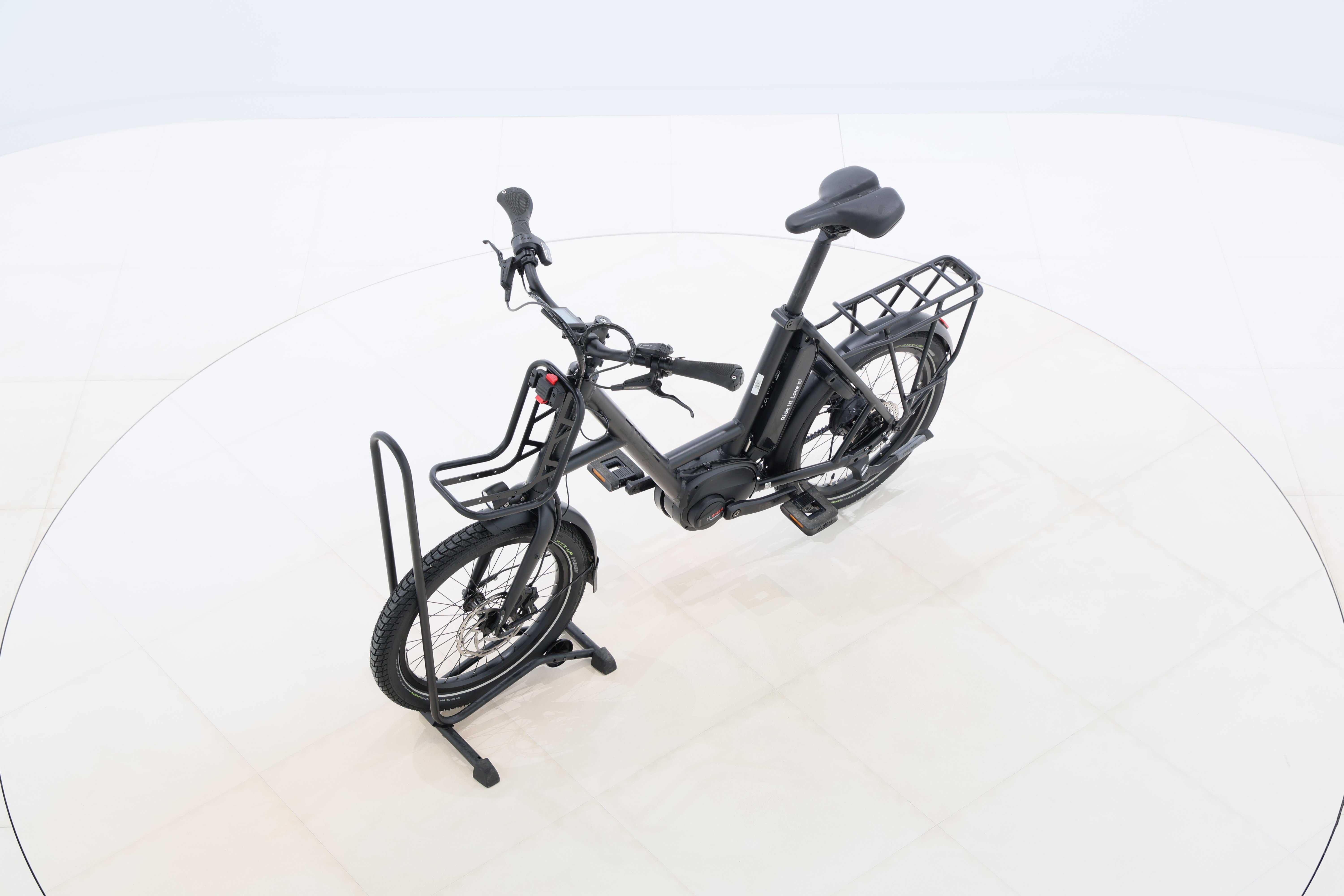 13d076c8-5afa-4834-9fc7-56551ff80d38