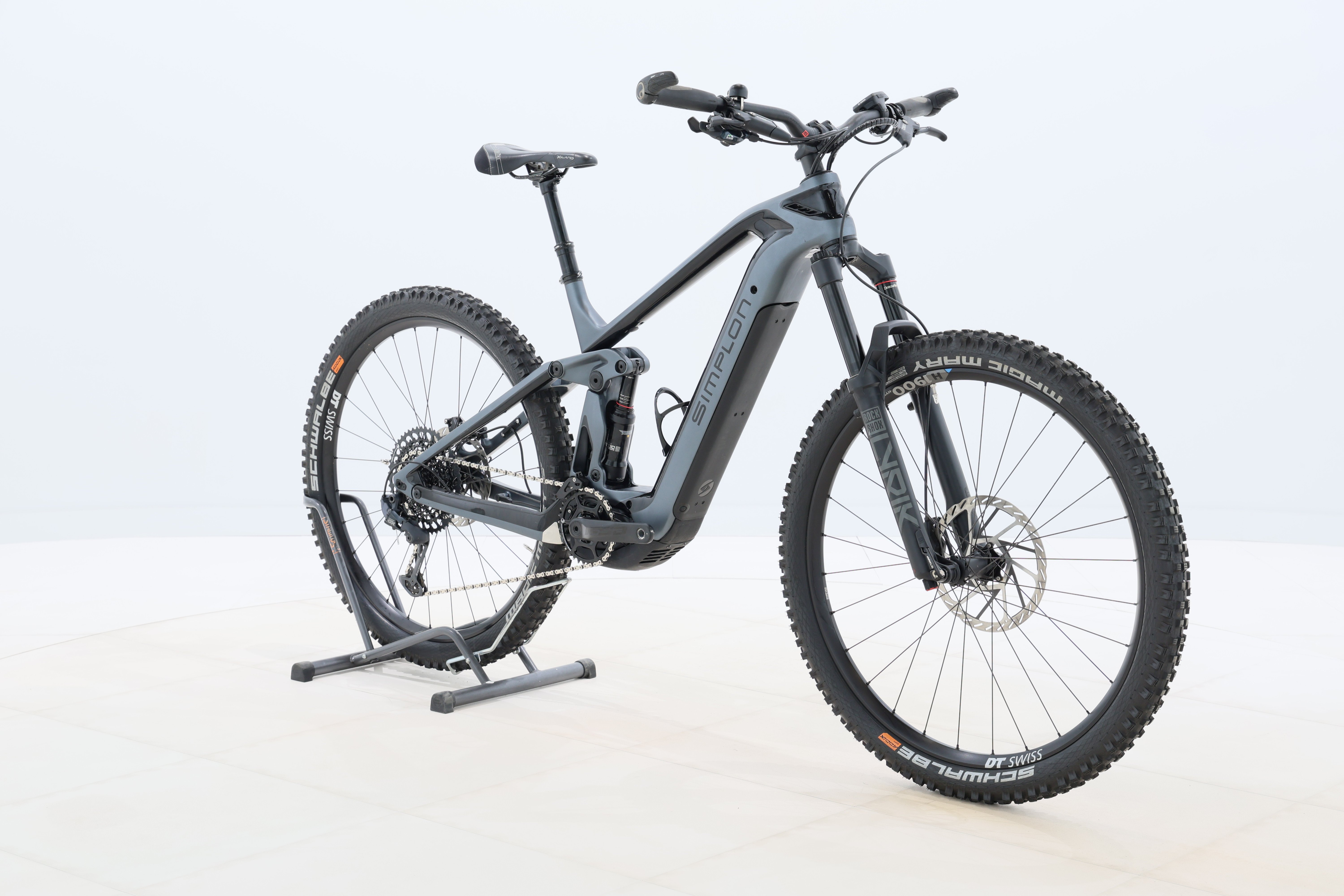 b0f12553-118e-491b-b962-e721c816a9a0