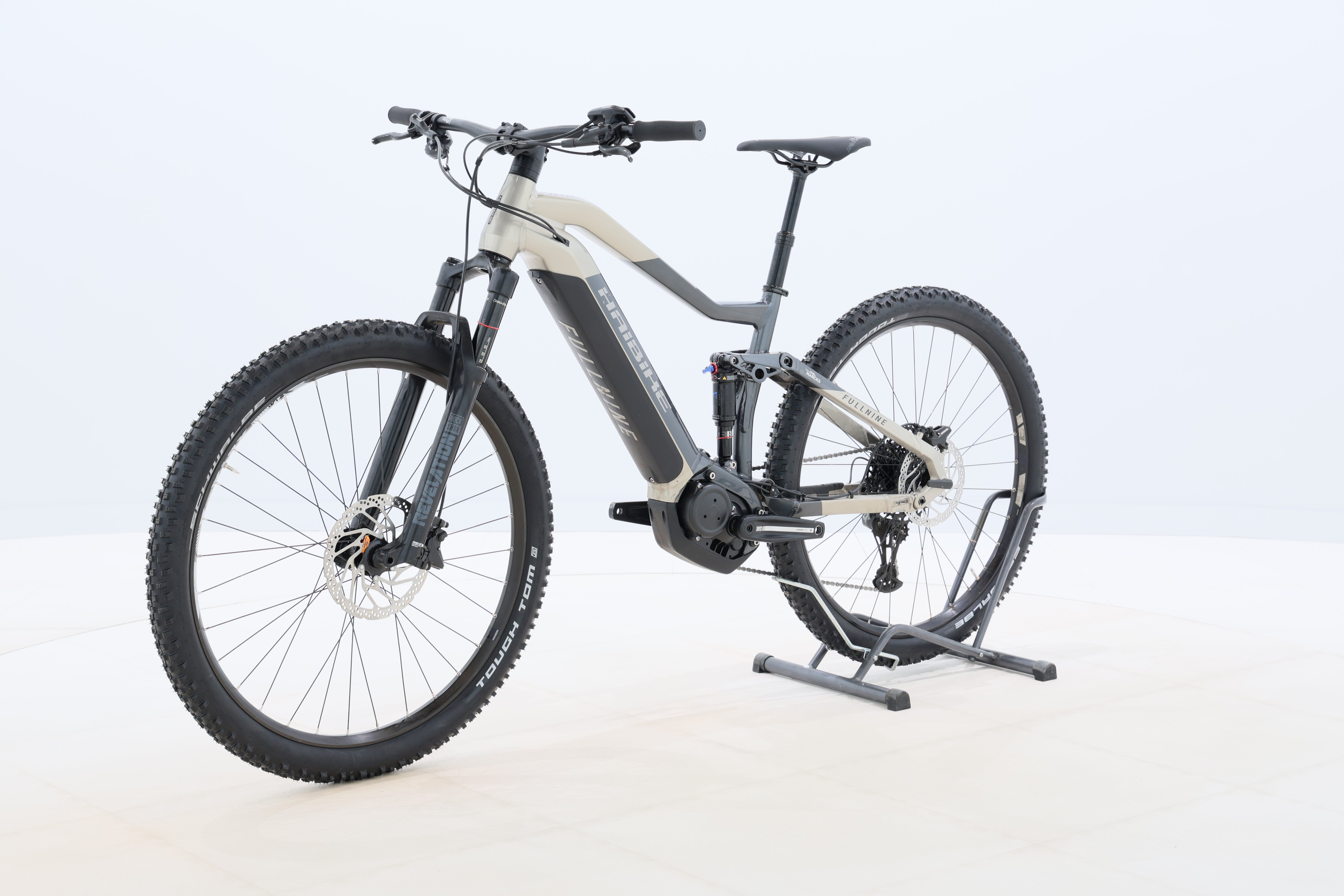 6ad934cb-d54a-4b74-87b6-0d9e04894c1b