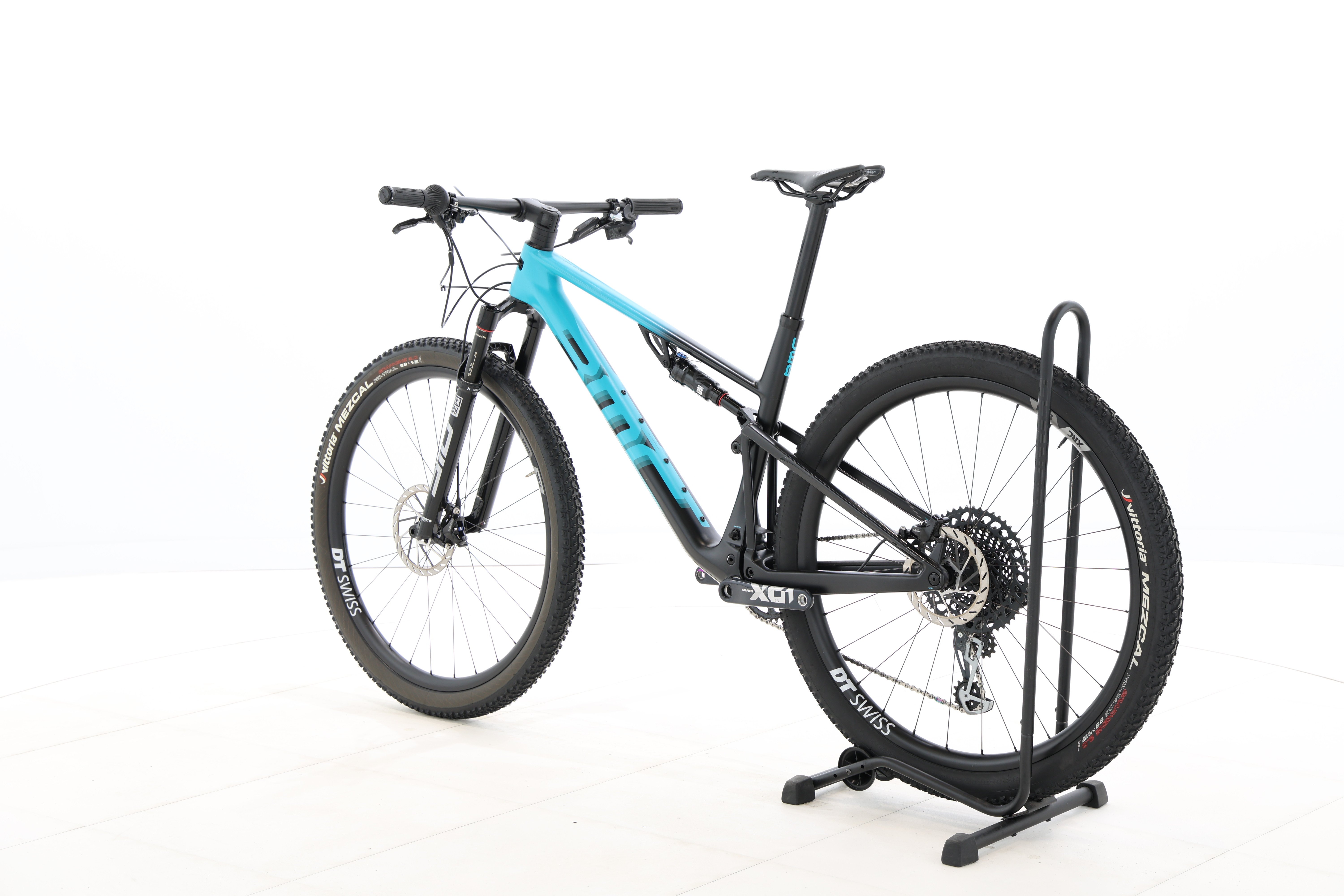 9ec76235-a627-4b0a-b32a-3ebc3683c5d5