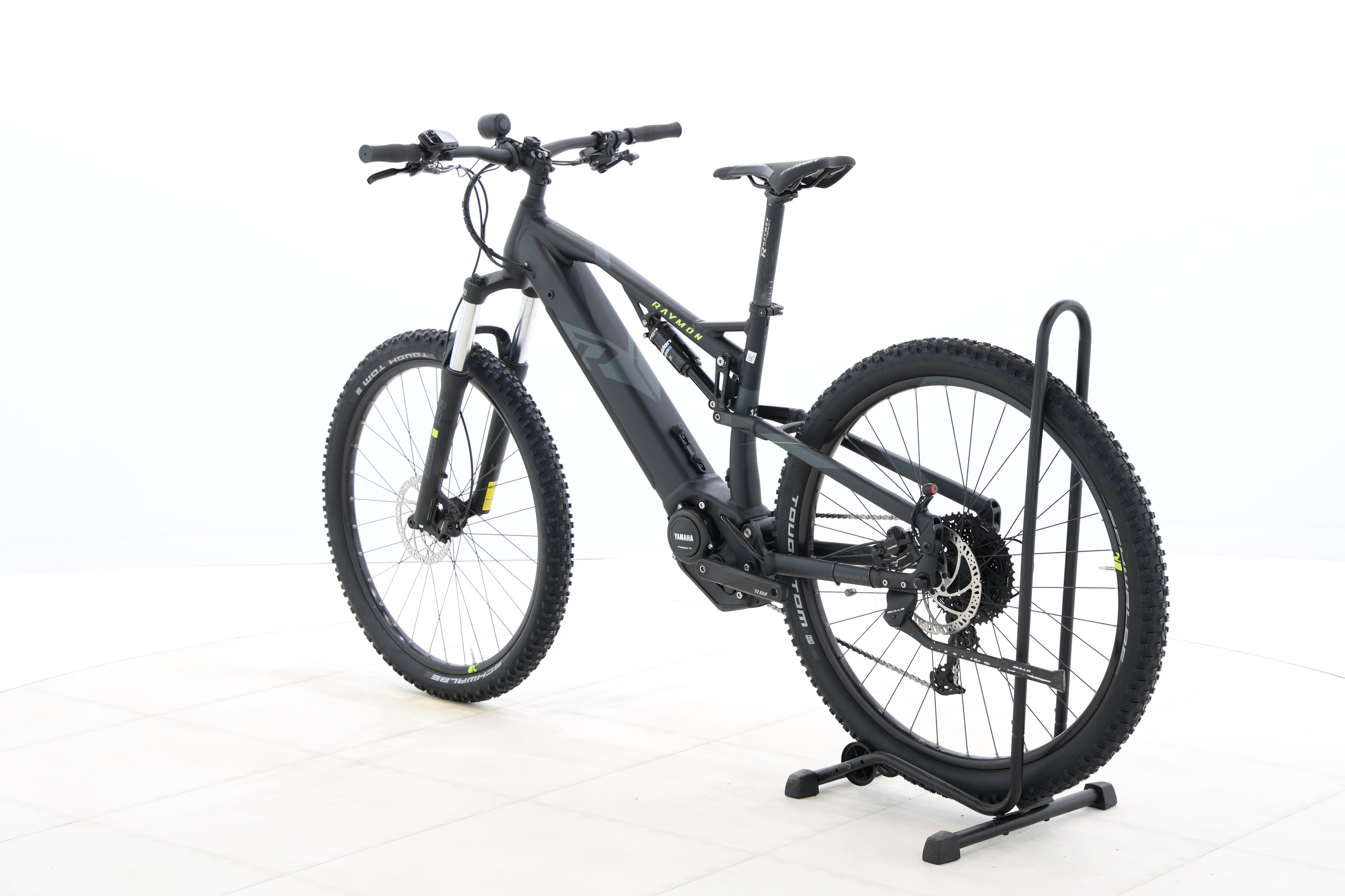 06e0394f-fbeb-4c9d-bb0f-1fa0ed3b0a6c