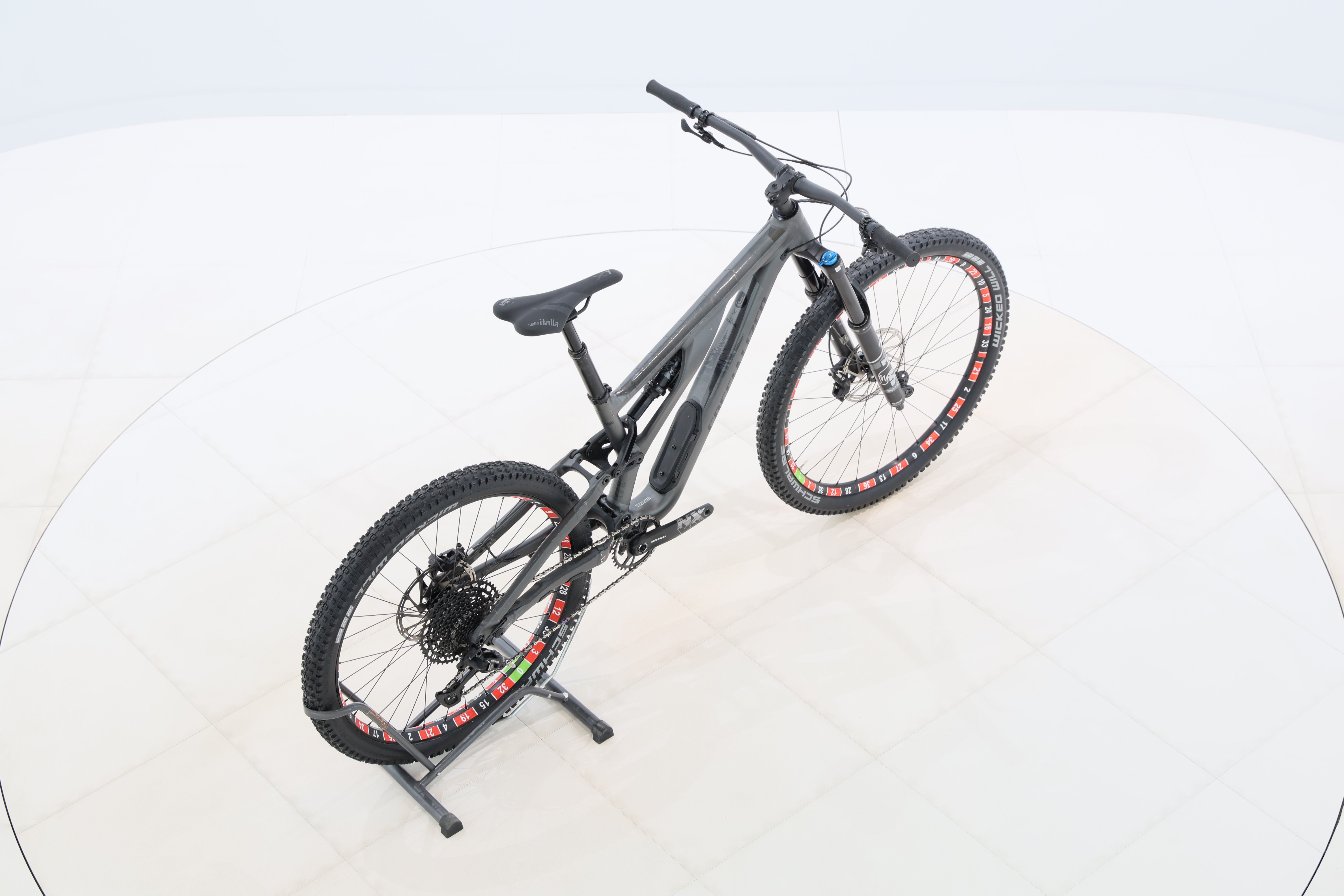 20b83df6-e849-4f49-8f9f-c244d72c22ff