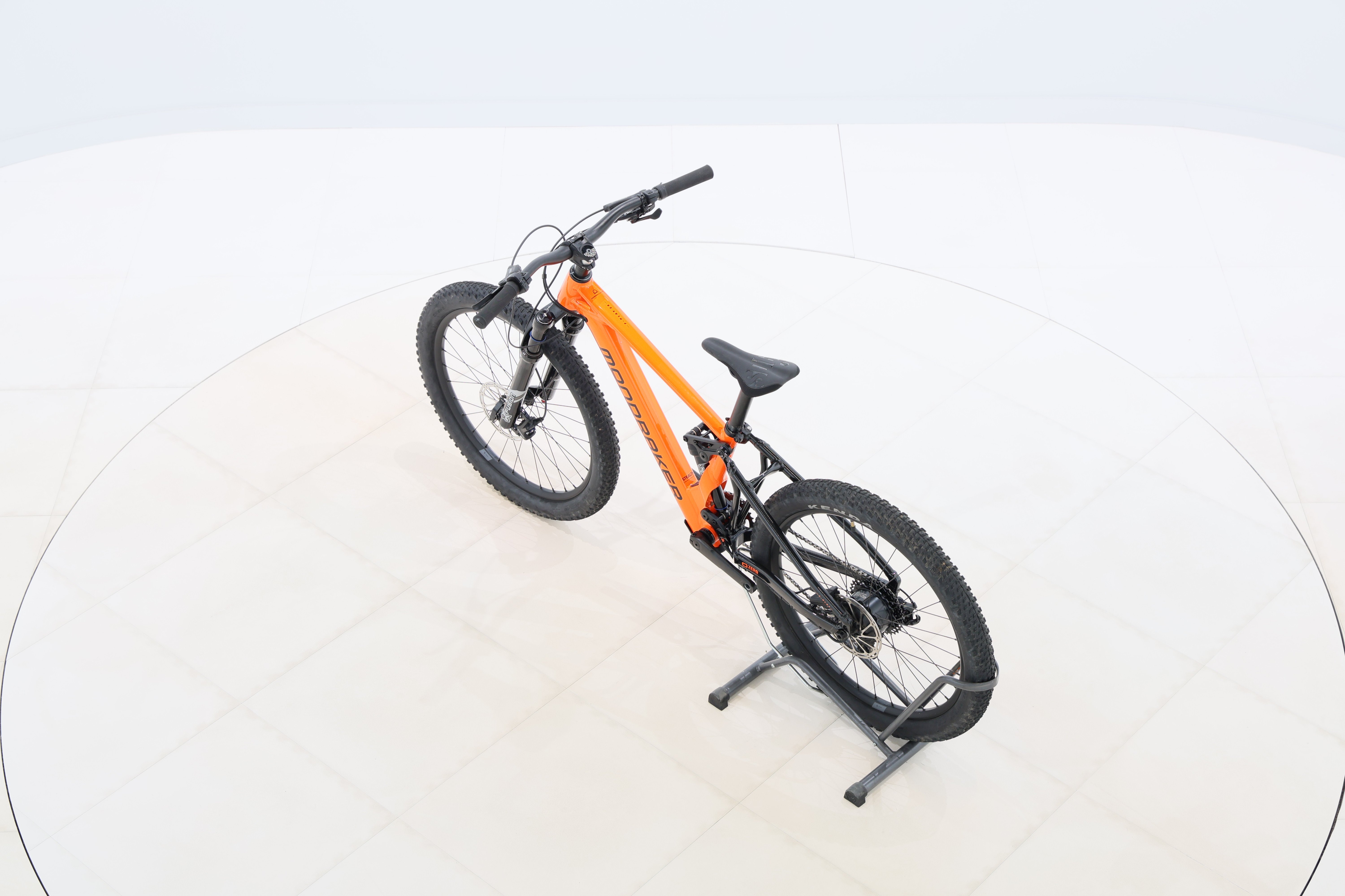 e48f10b1-41b1-4ffc-8c0b-f8a819505204