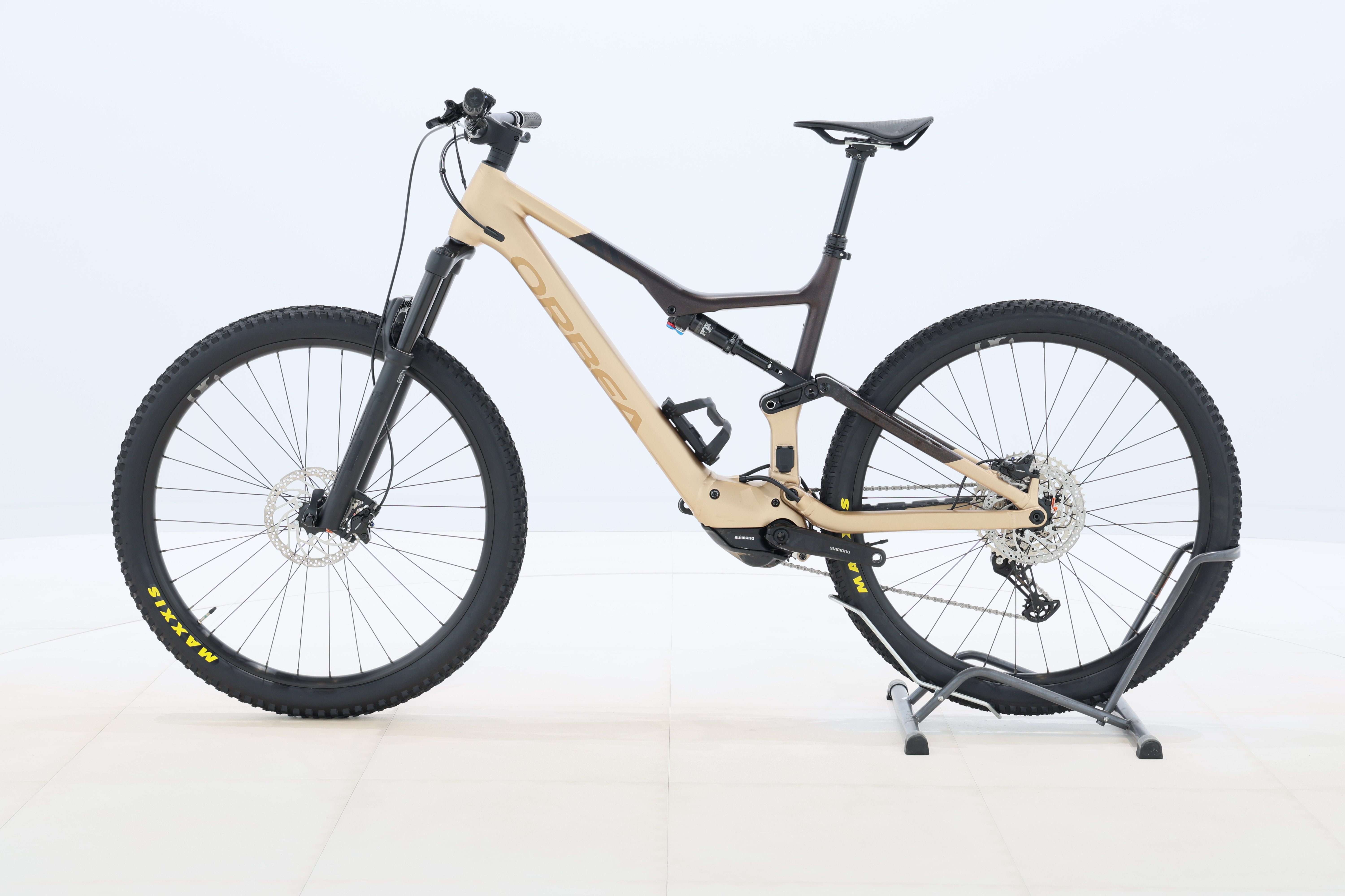 300f7e7e-0be8-41af-b4ce-7d1f0dd3c2b3