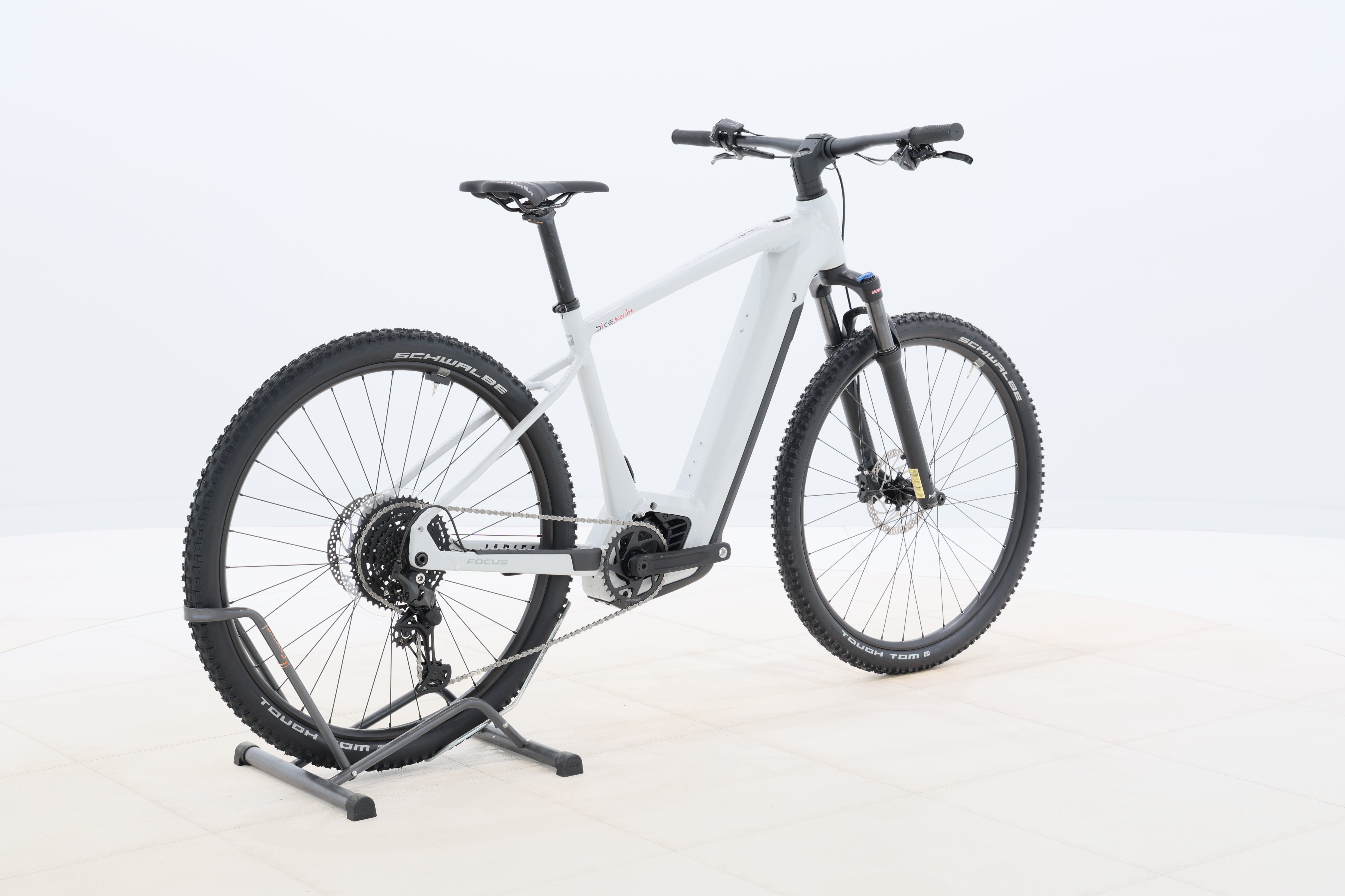 6e85ecb3-c41b-4355-8e1b-ca21924a5bb6