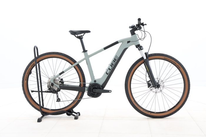 Cube REACTION HYBRID PERFORMANCE 625 2023