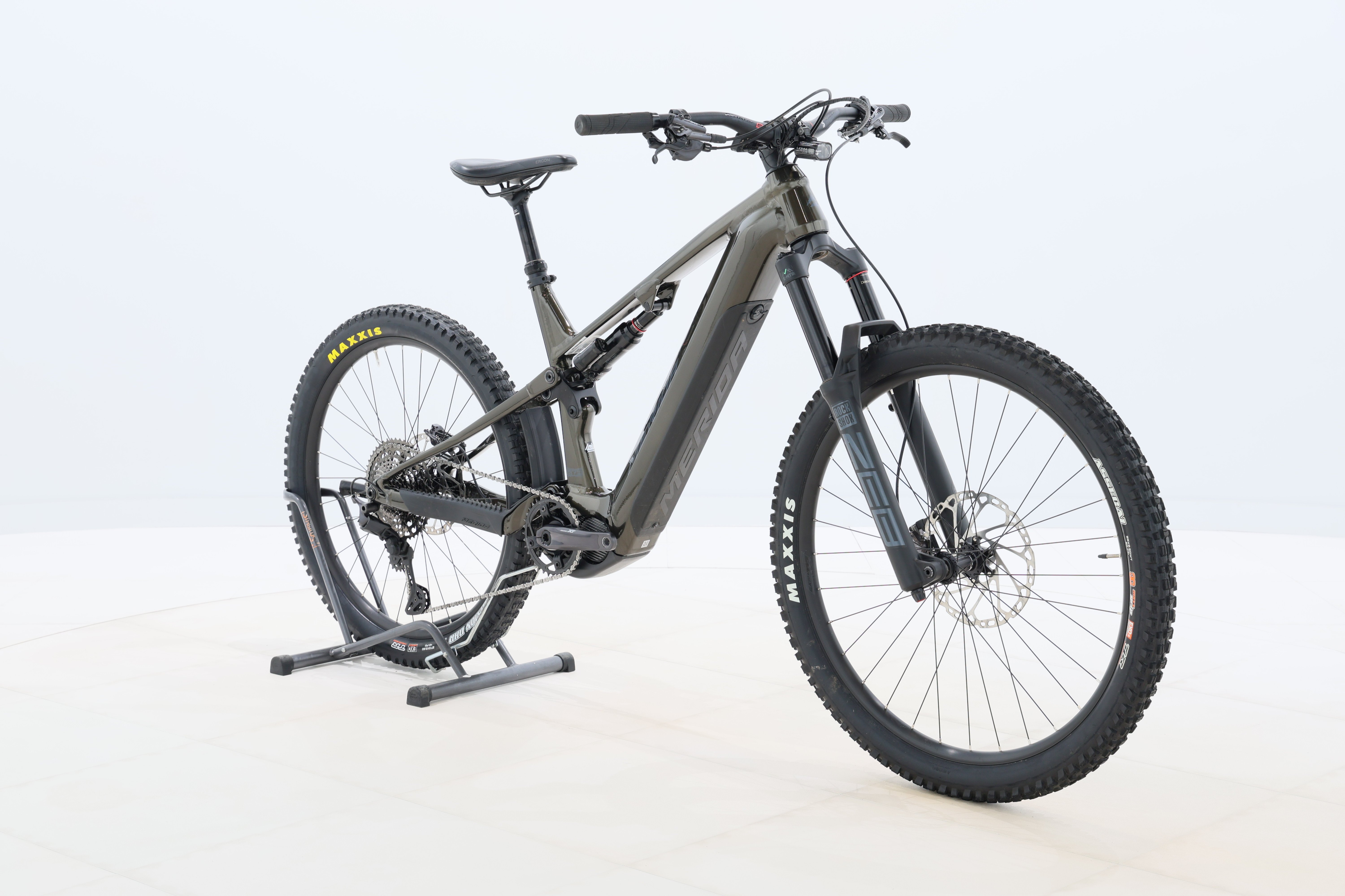 3d2ad03c-0517-4f2e-be9e-82046b81f9d1