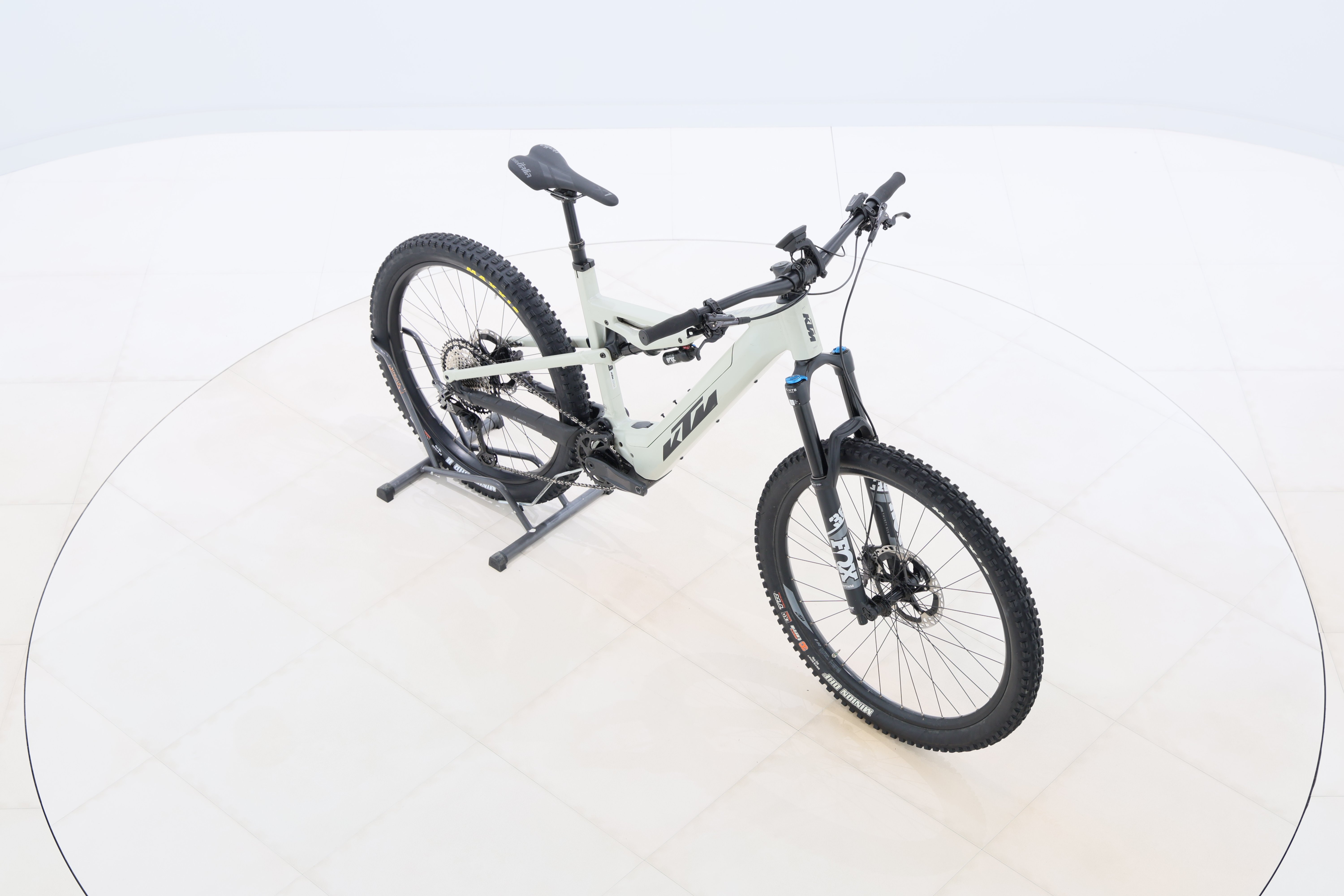 3e8930c1-440f-4e29-b791-d51725272043