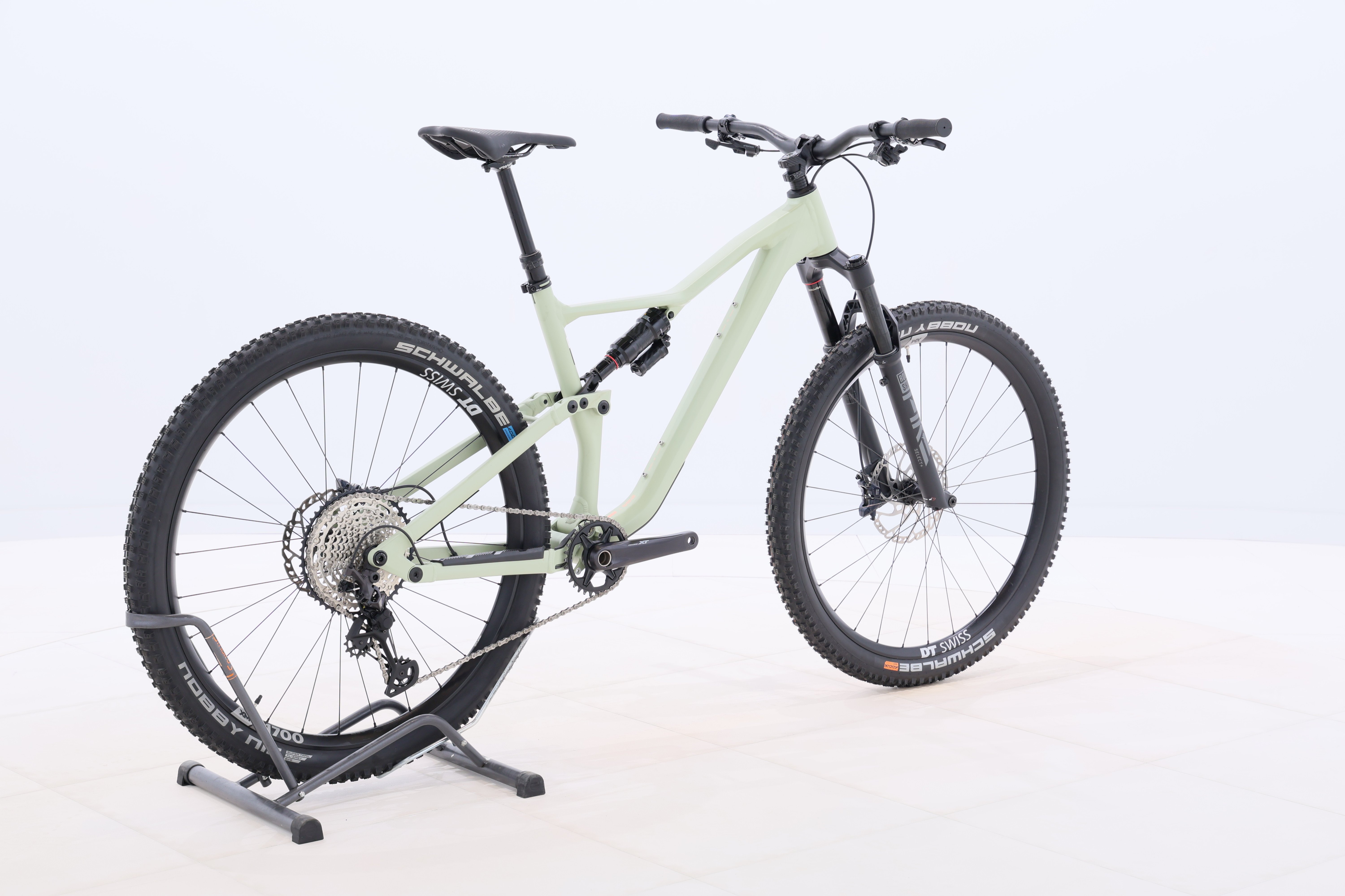 c8a403f8-8dd0-4708-8df2-1a3b70e31b51