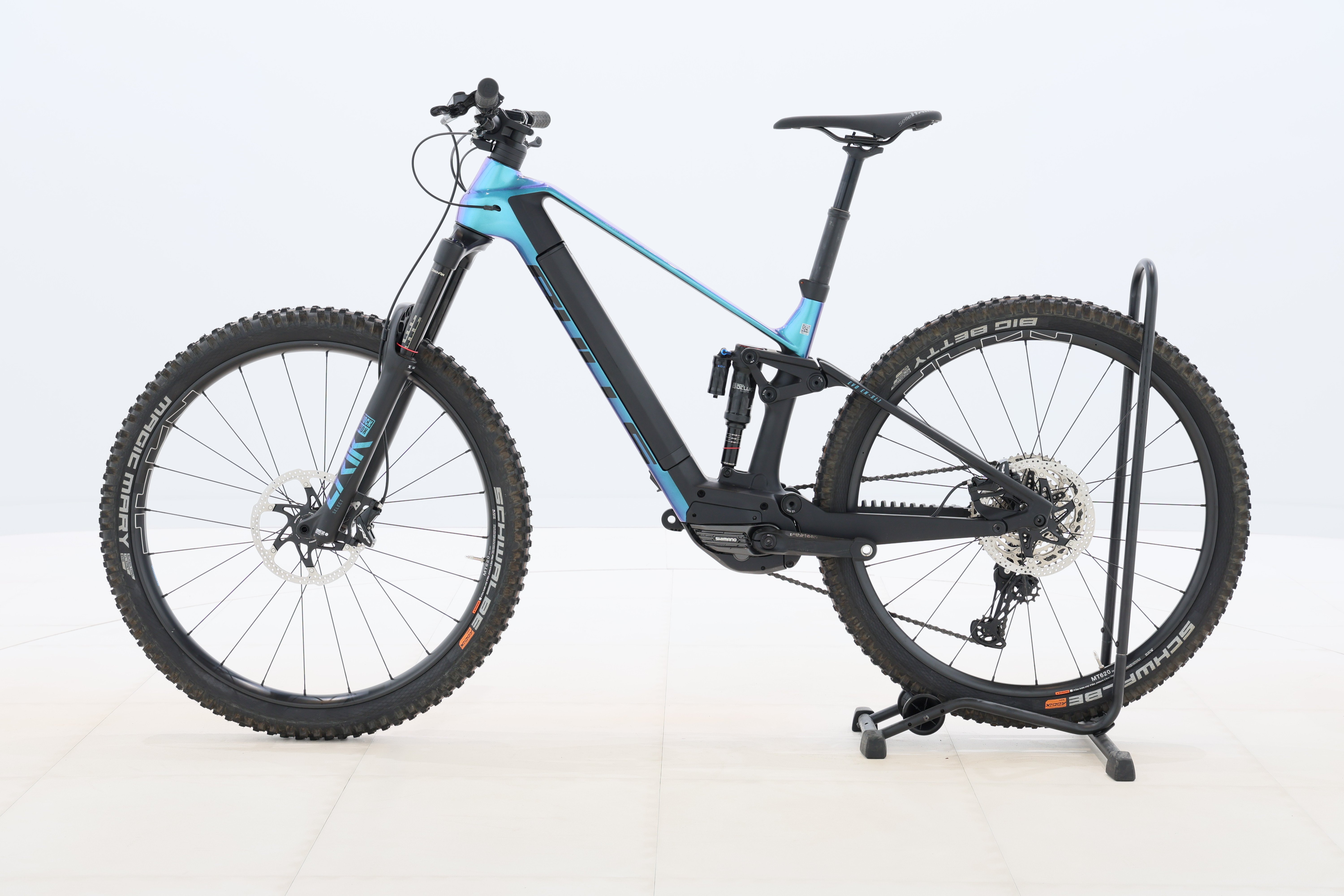 733ed686-c9ba-4589-a915-3ae42da9df3e