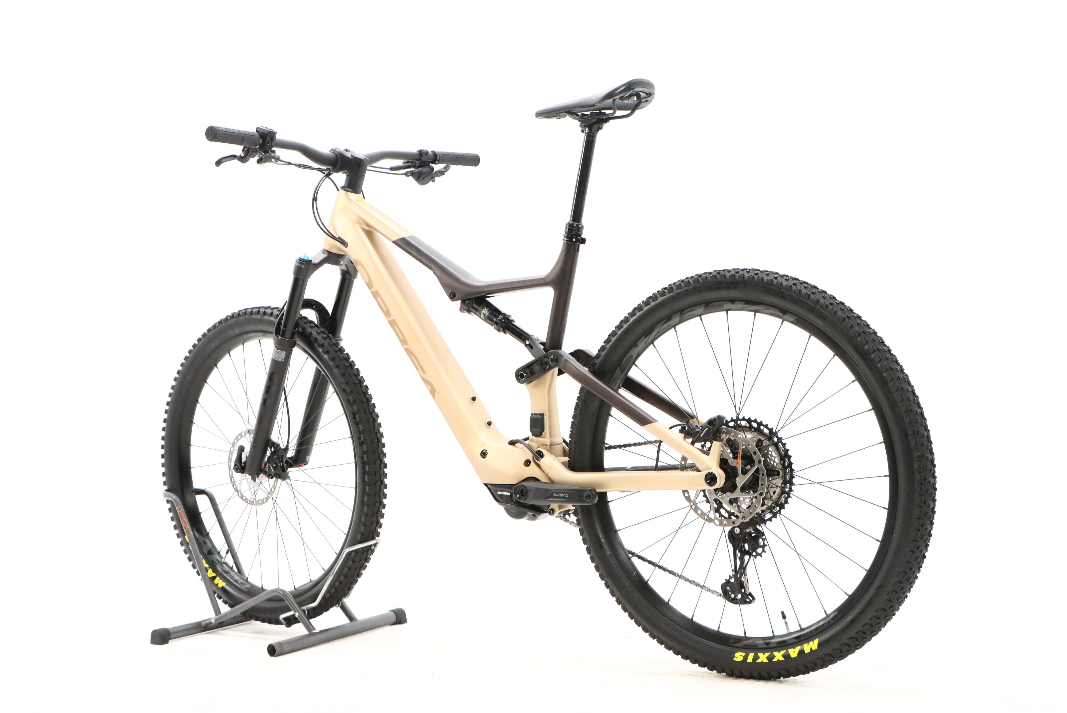 b451aa82-3fff-44ac-bbff-f220d6cde52c