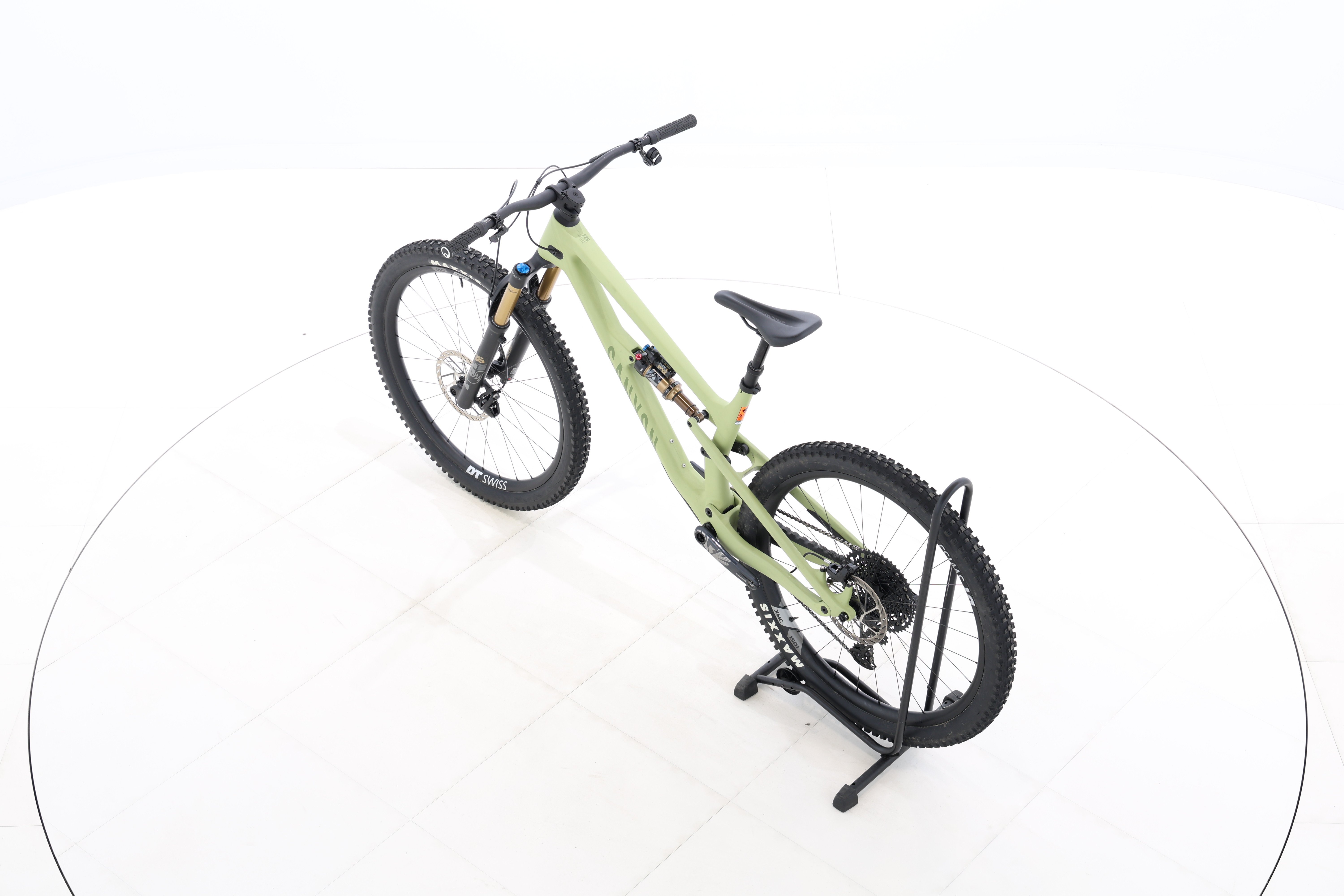 a102bb10-621b-4369-a6f0-44a2ed990387