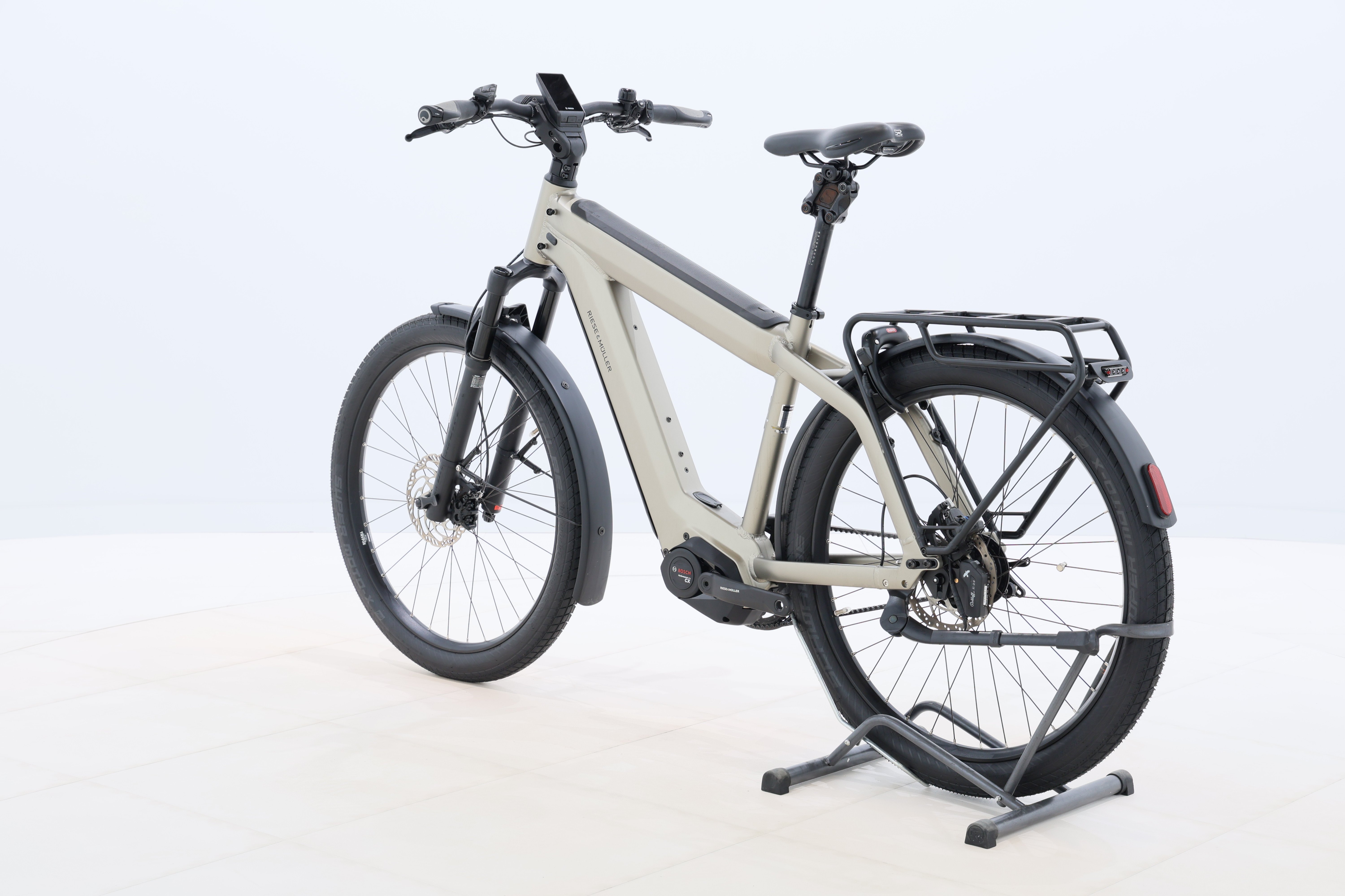 d9803130-b3d2-45bc-8898-5998f8775a8f