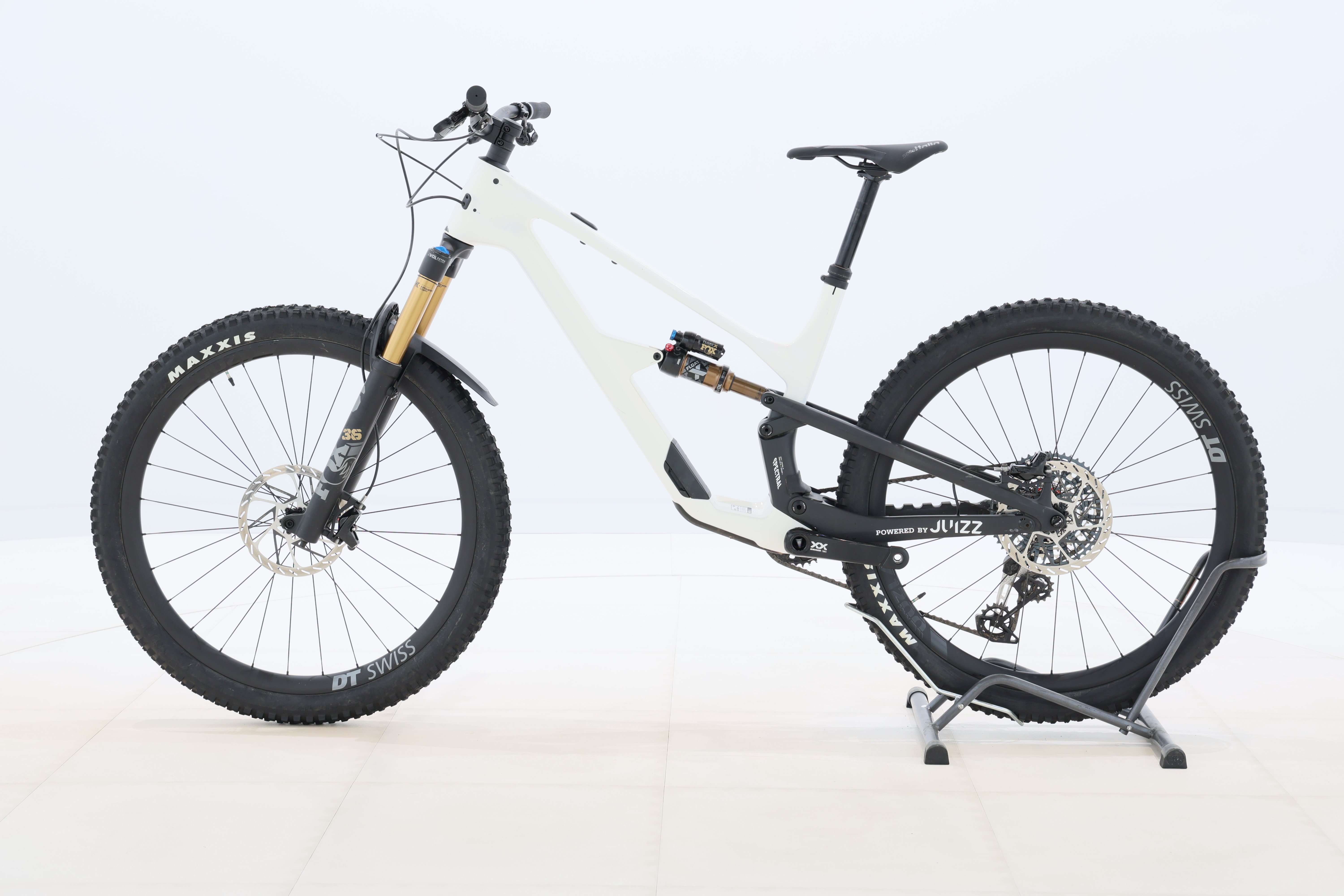 a83d1dd9-0782-444e-b3be-fcb45b73e485