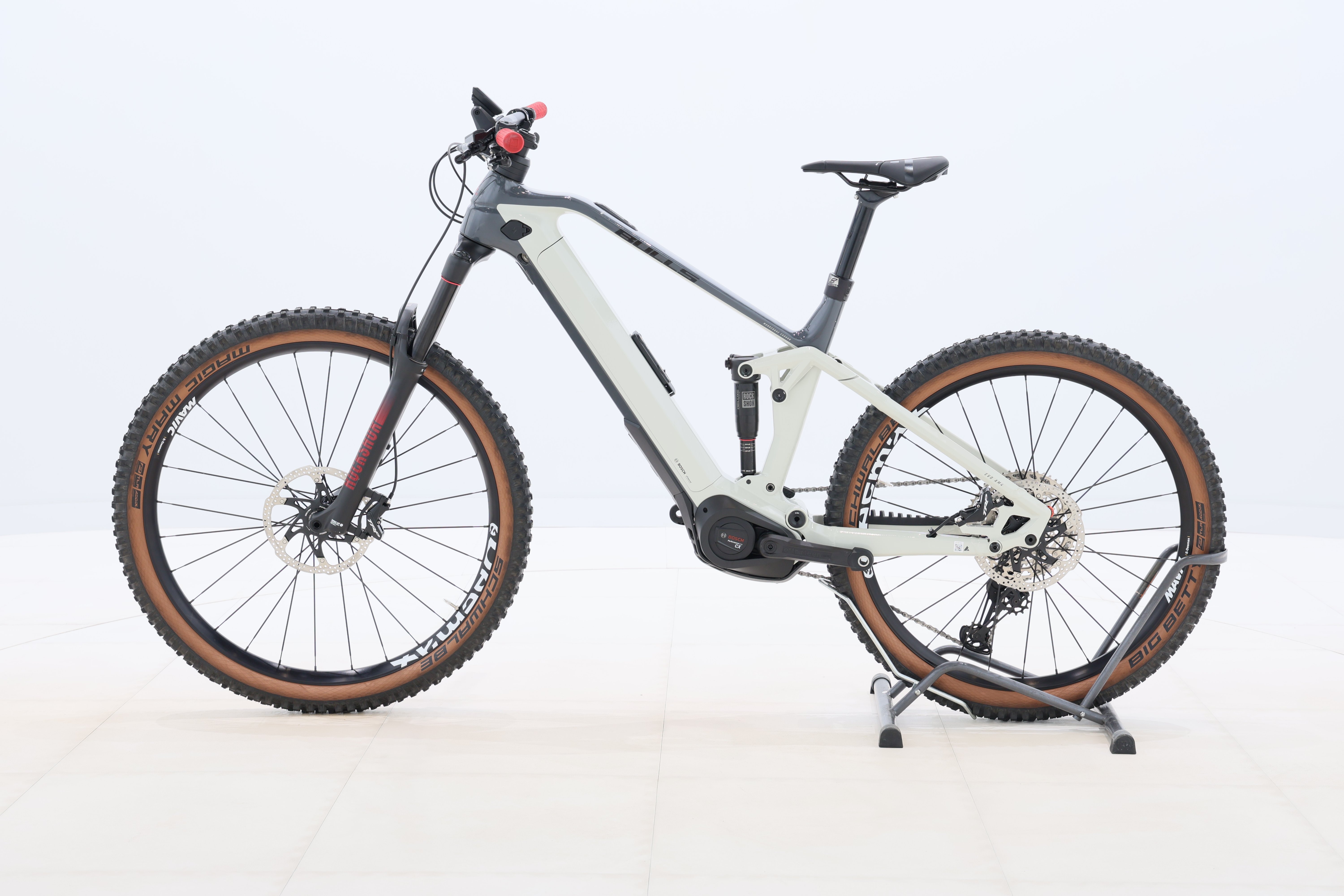 543b5a41-d82a-4266-885a-697ddd1b08a1