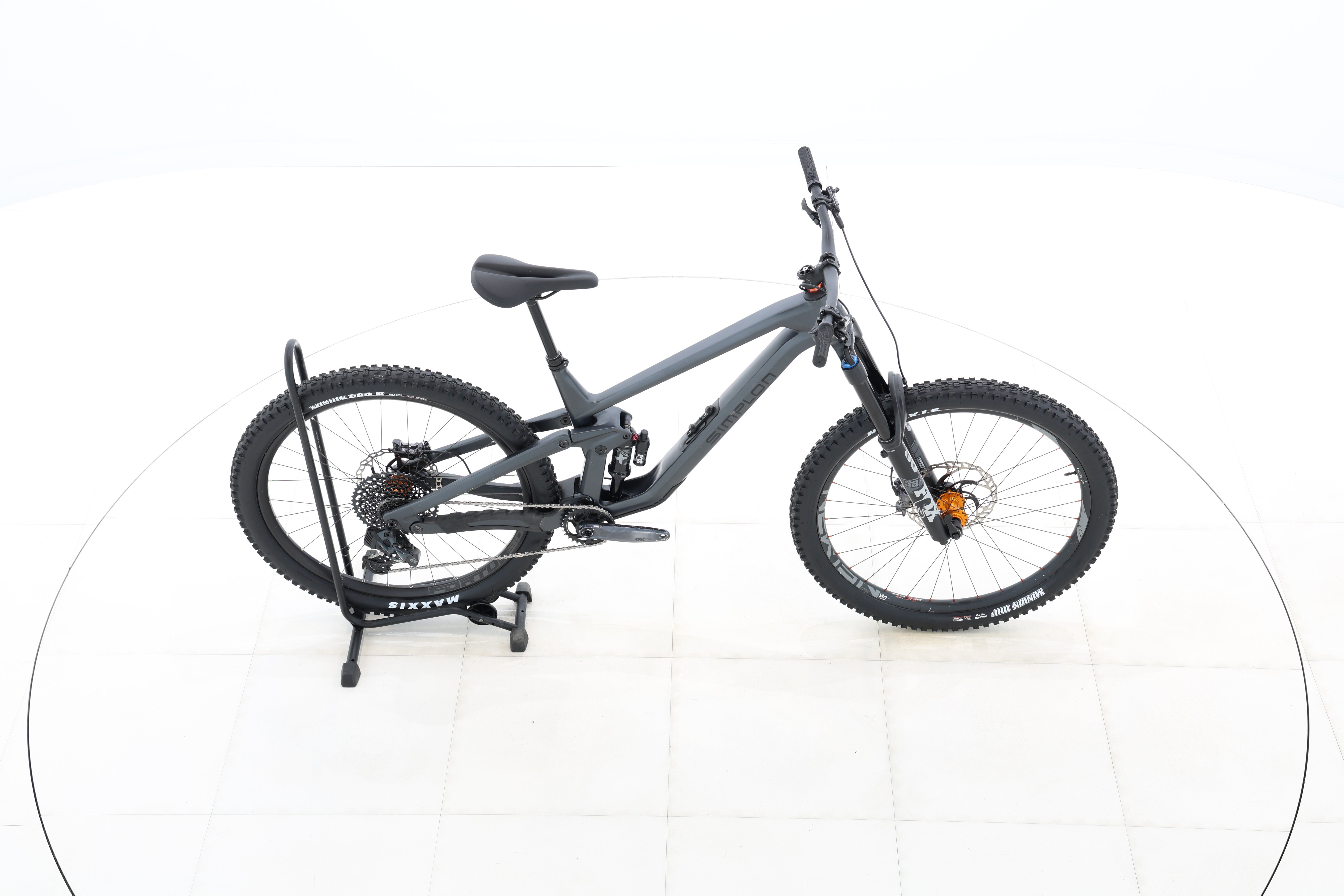 b8b61e70-c500-46c8-b34c-9f13e25a621e