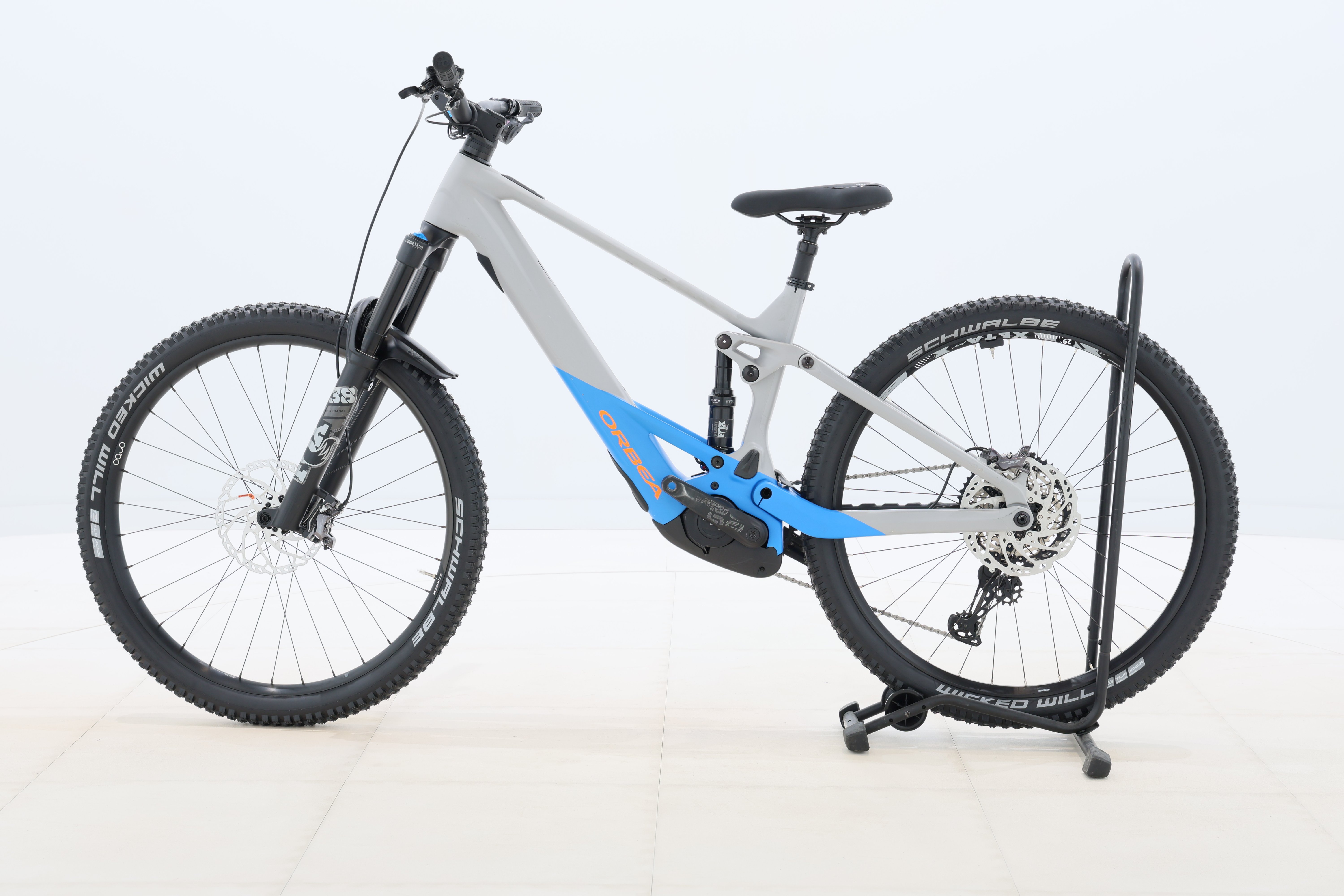 cd9bc1eb-012b-4e3d-99b0-d67bc3602e24