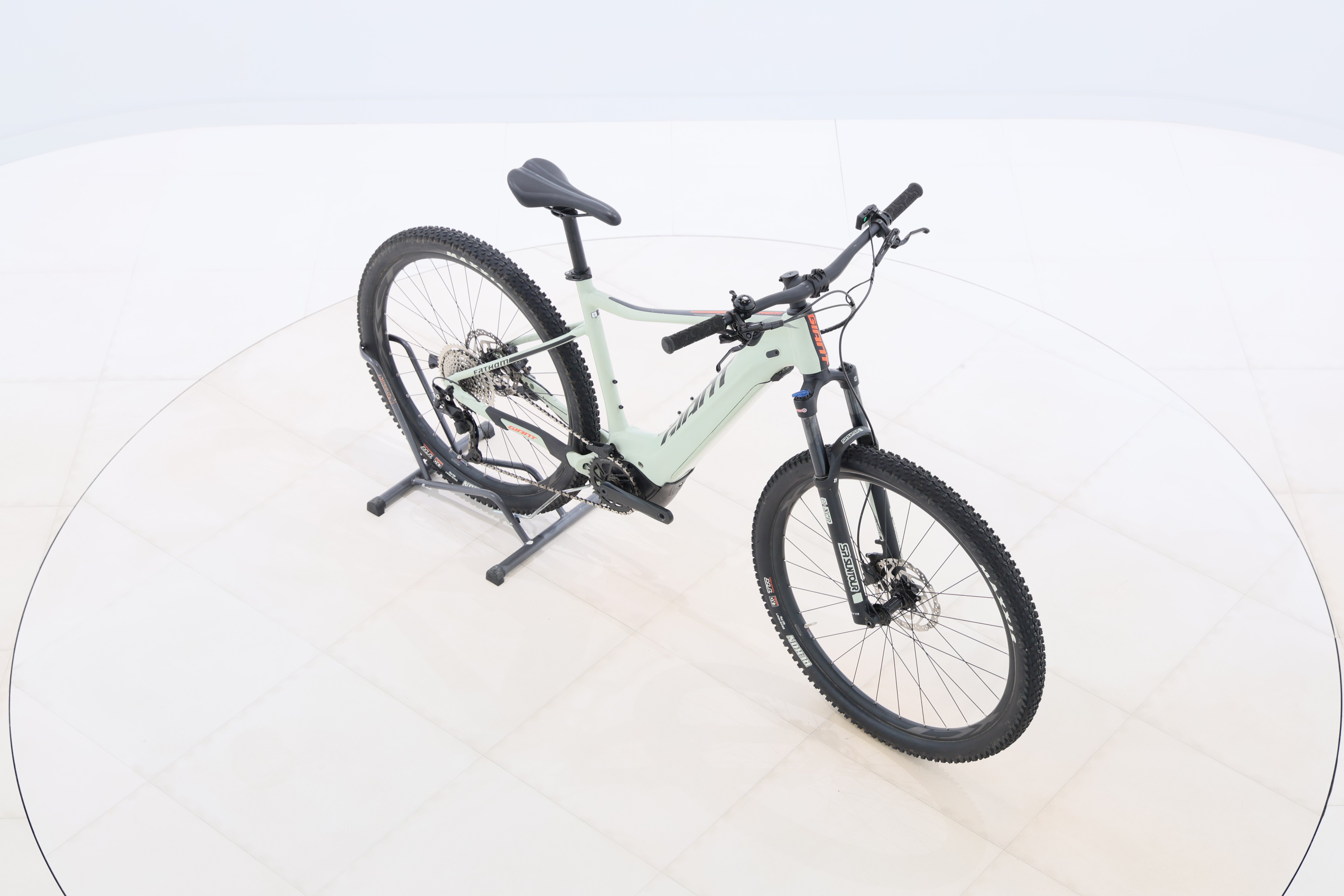 f4e1a2d1-f082-4e63-8781-dadbda0d61cd