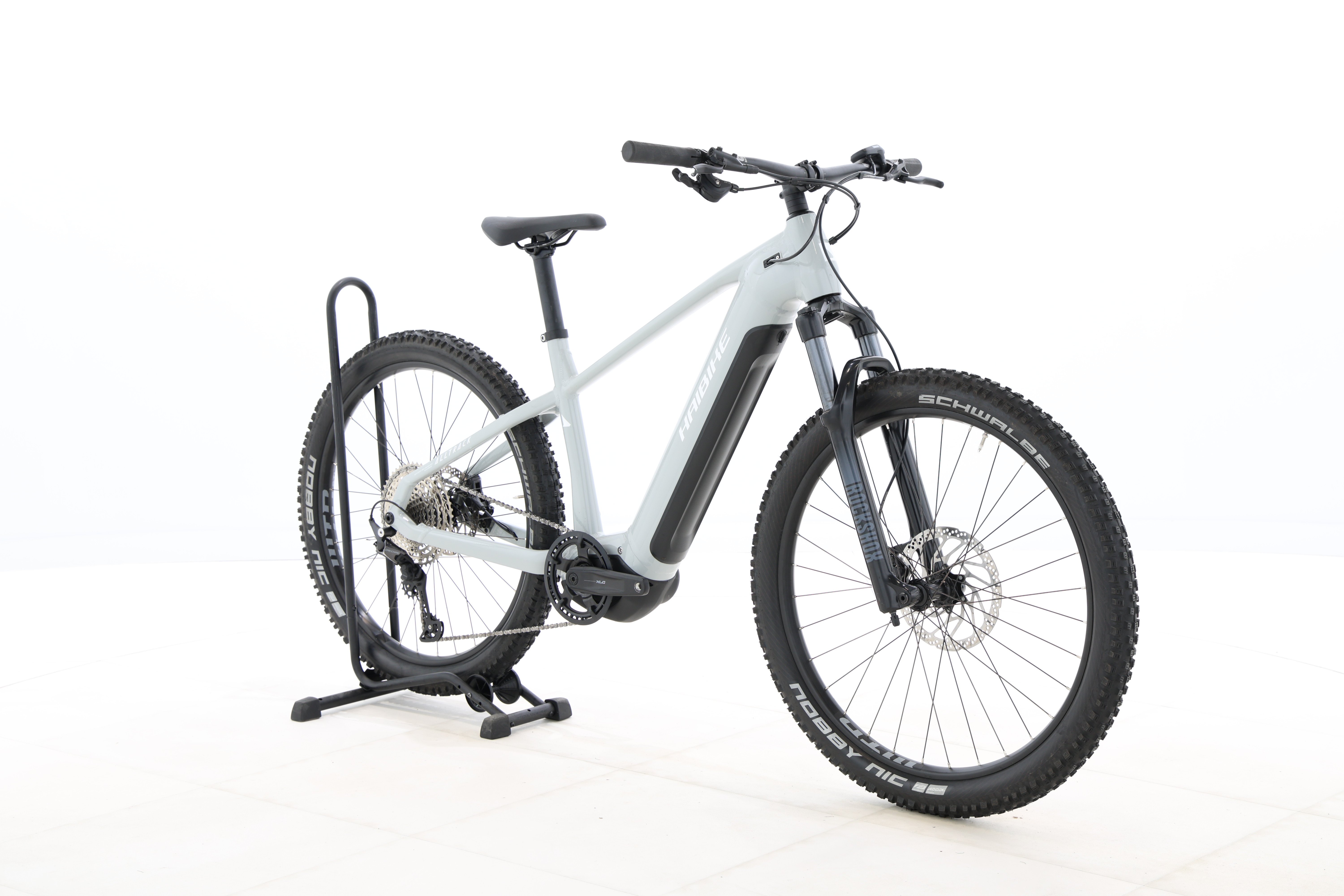 179d83d6-fe05-4cfc-ad61-eb822eea1869