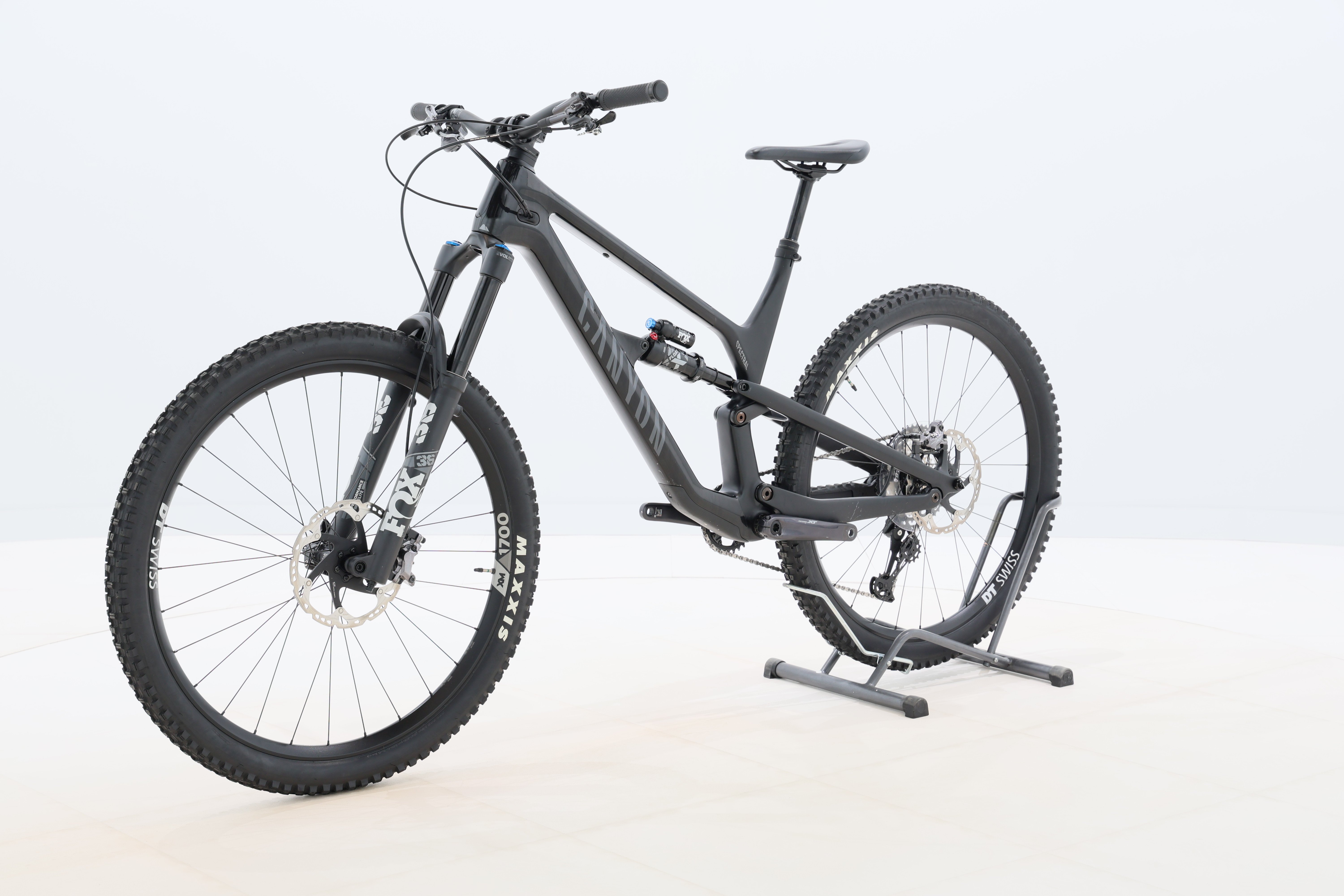 dc837dbe-c2b7-42fe-9c90-2b776f0f0a3f