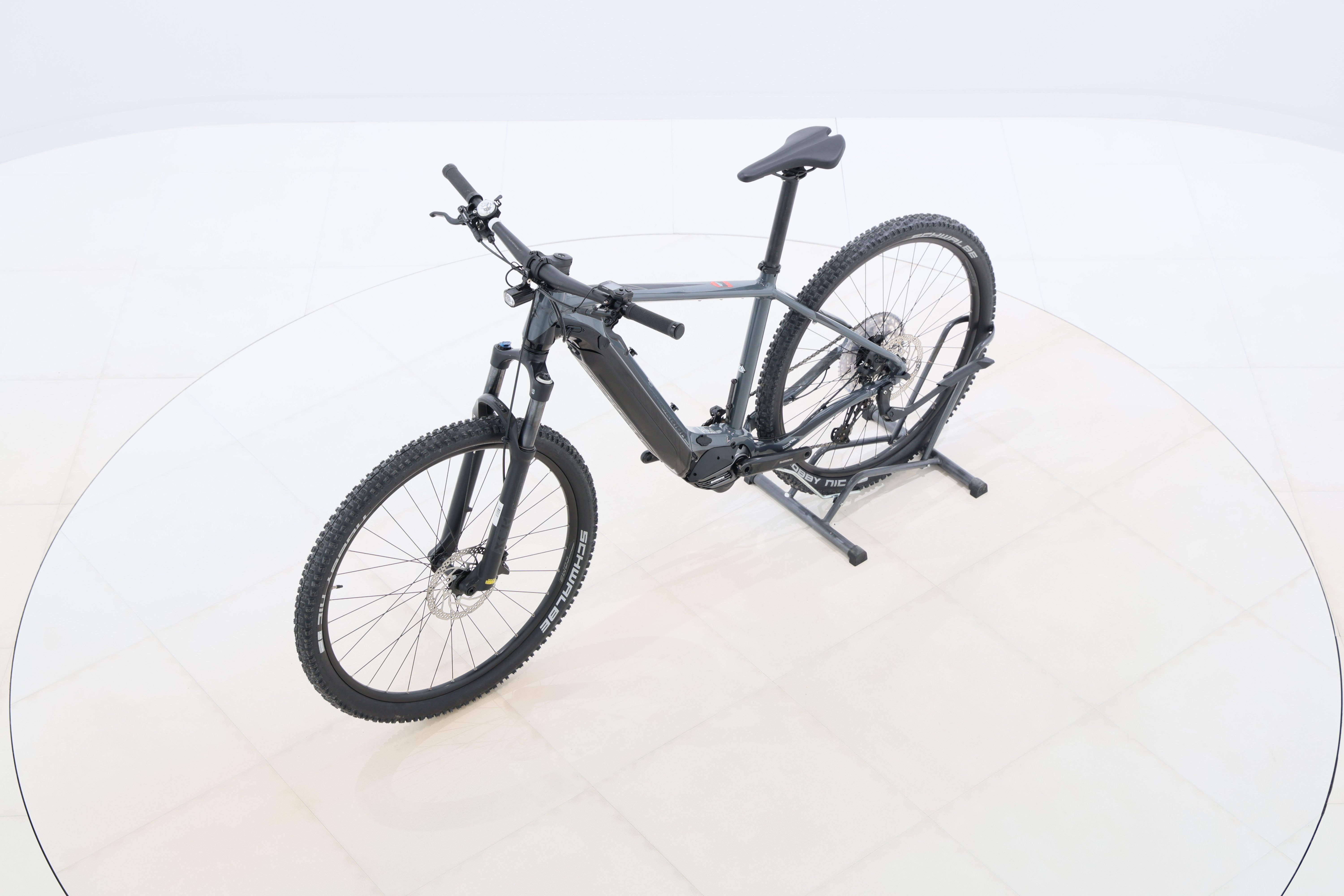 3b00898b-dd38-4d1c-9fca-f9a7fa57056a