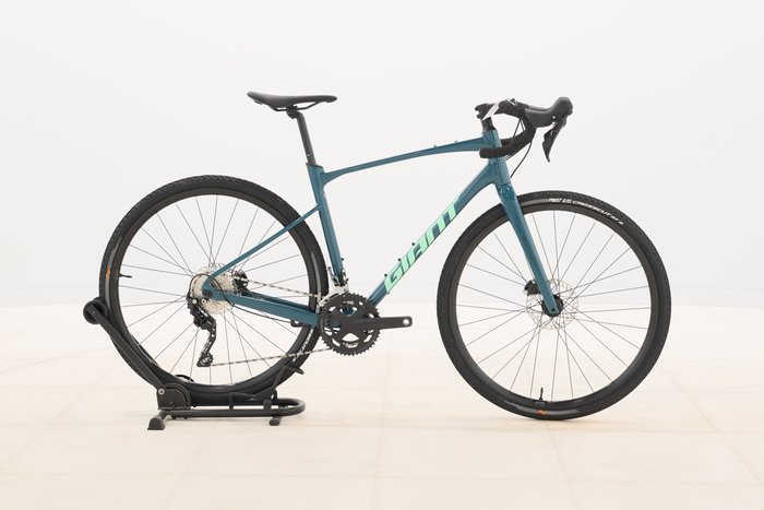 Giant REVOLT 1 2022