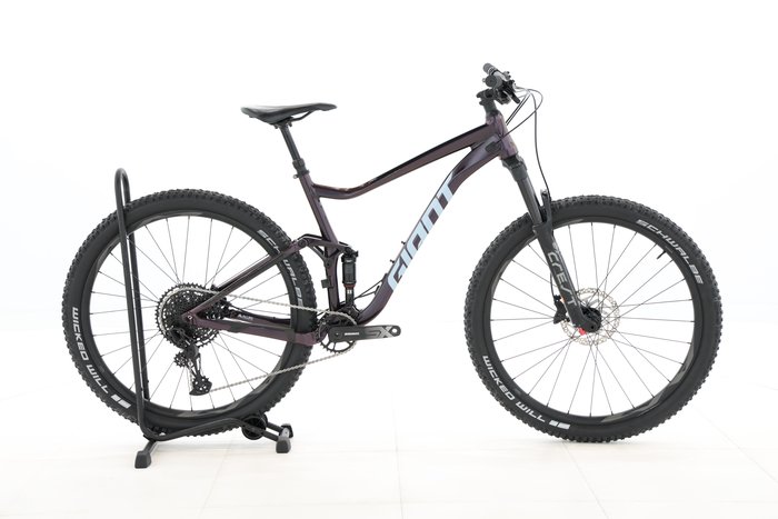 Giant Stance 1 2022