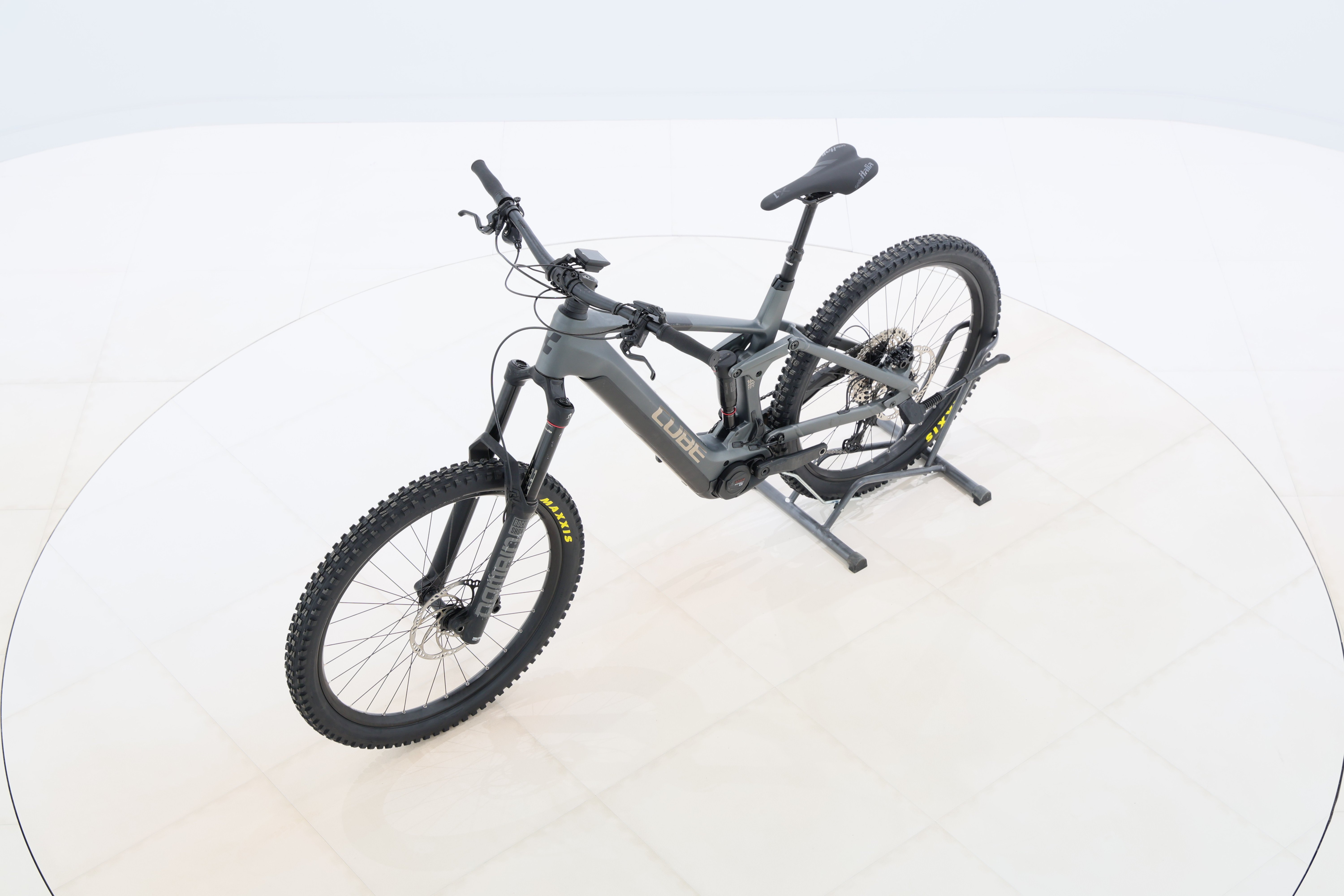 c089945c-b19d-4e40-a81b-15fc5b943e73