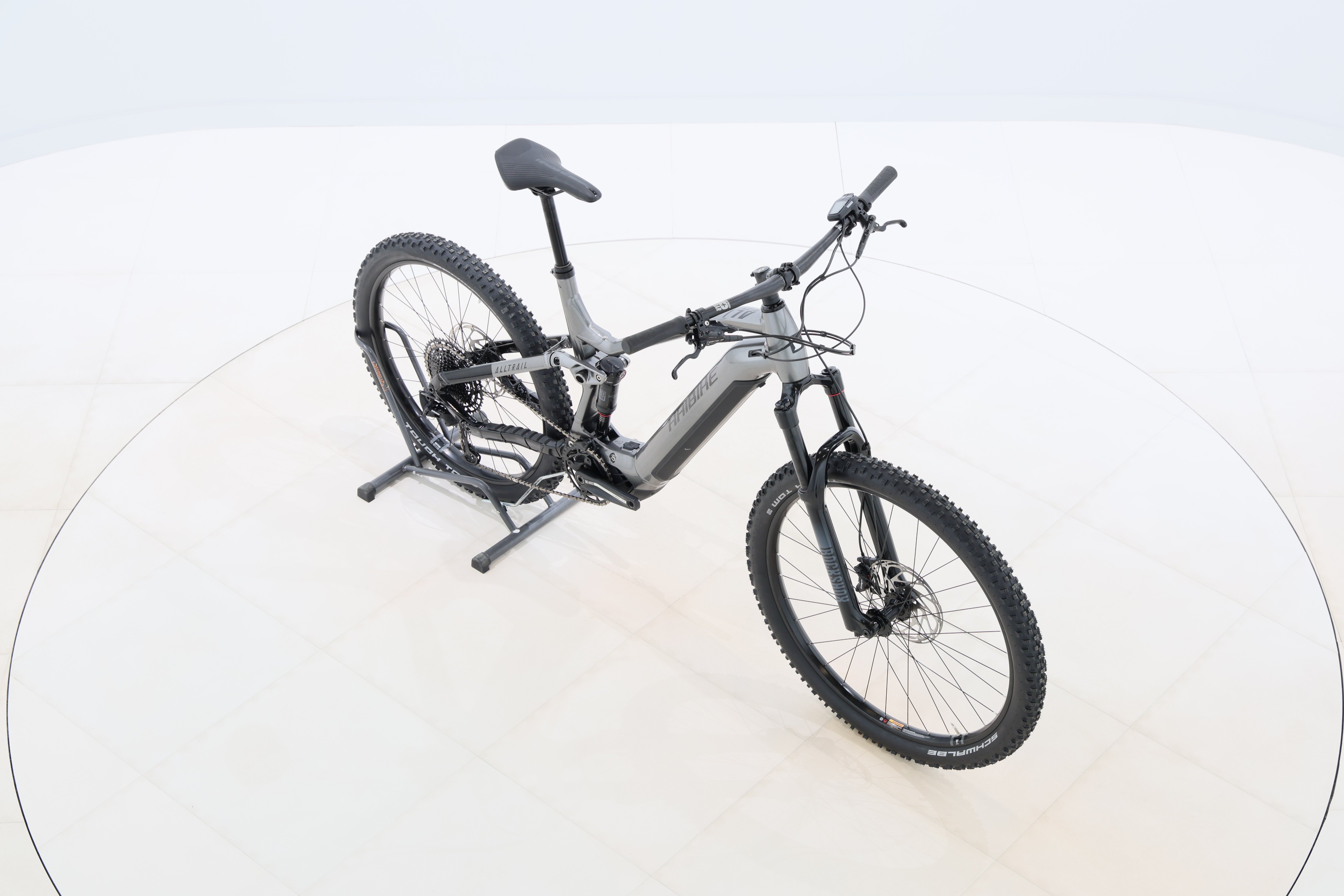 4e5cd9c2-f6fa-40f2-9dbd-16949ef8573d