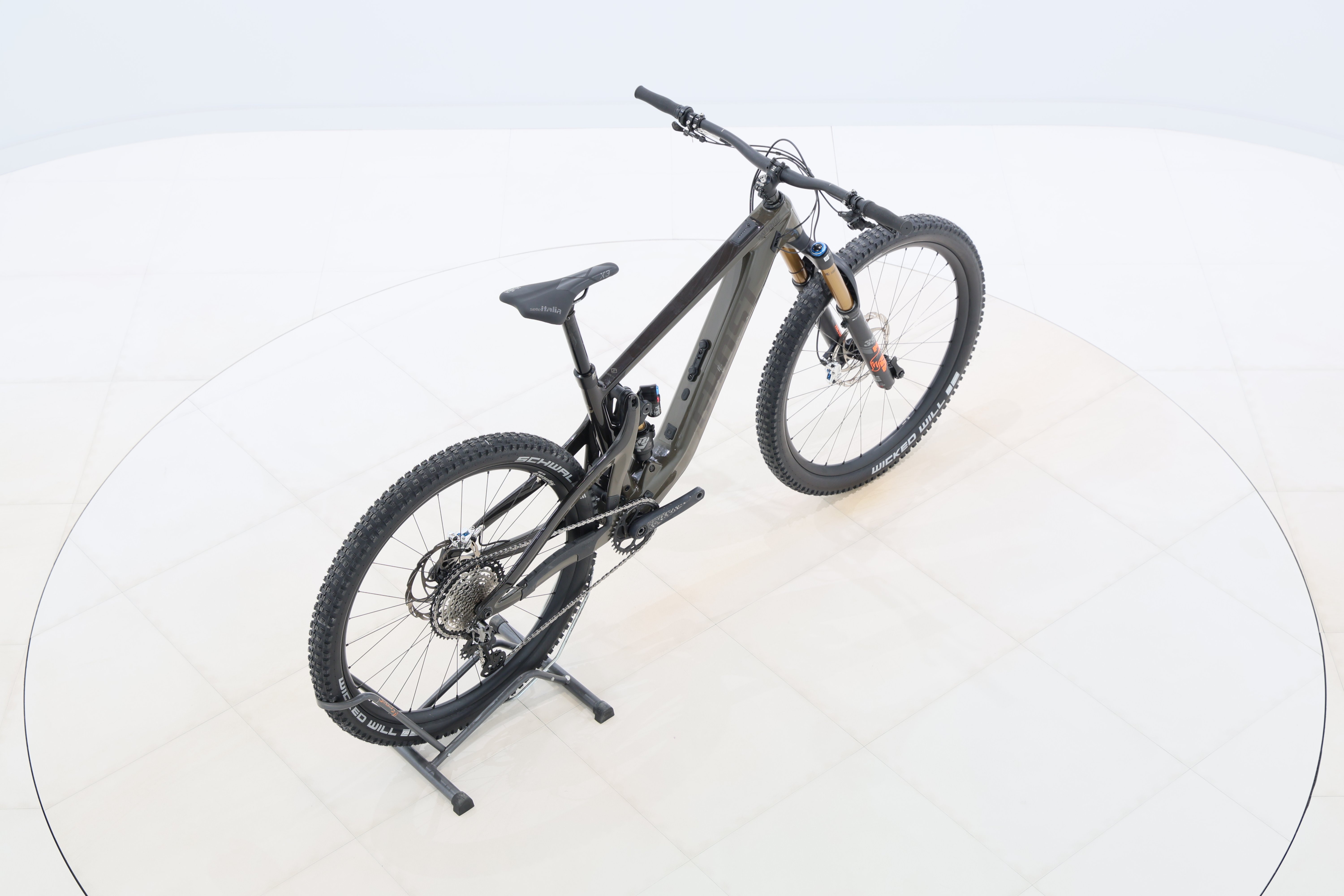 d05fd6e8-234a-4334-bb2c-86695270e0c4