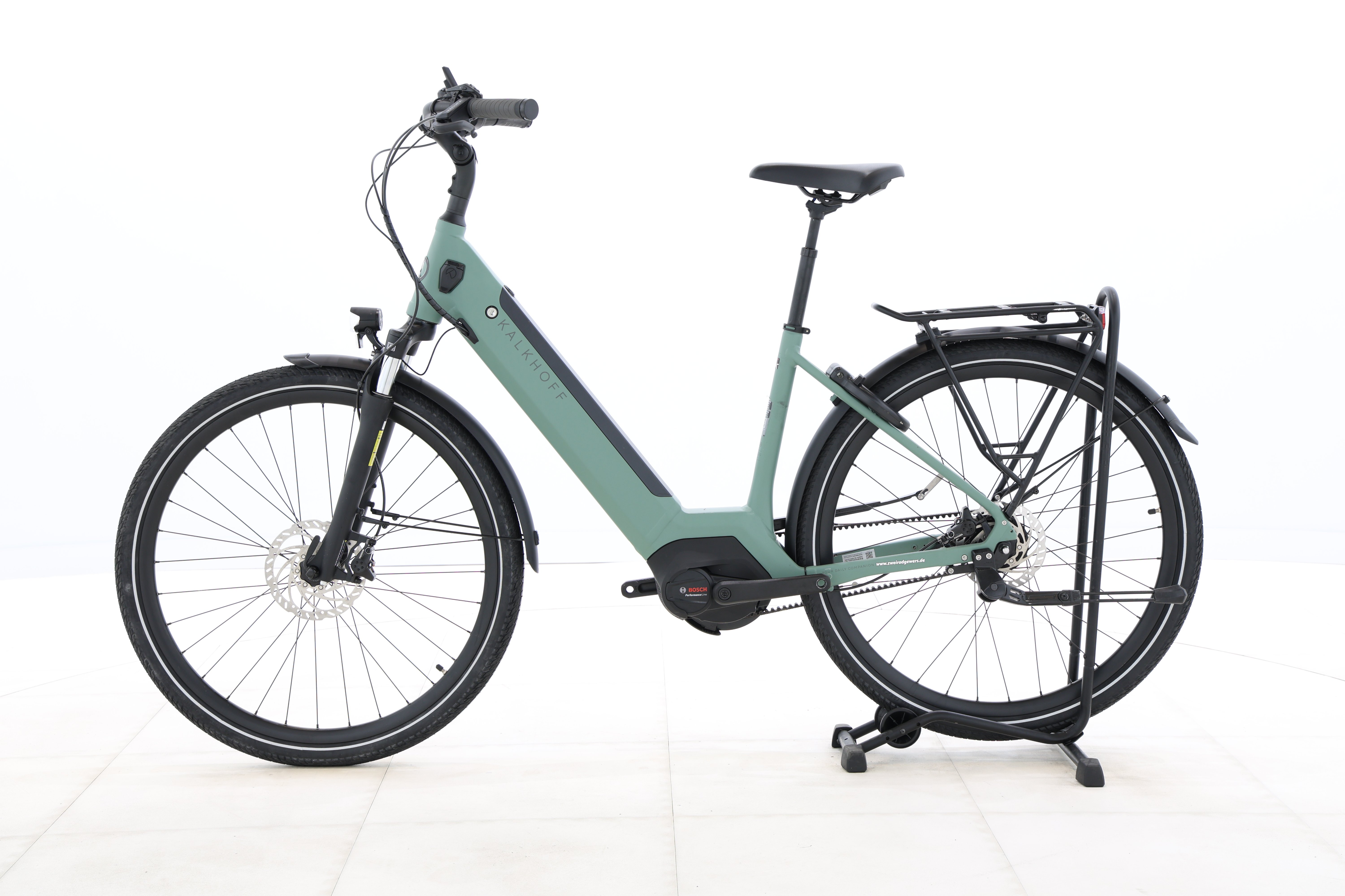 cdee9dae-c57b-49ea-b3f9-d6e70a184dbe