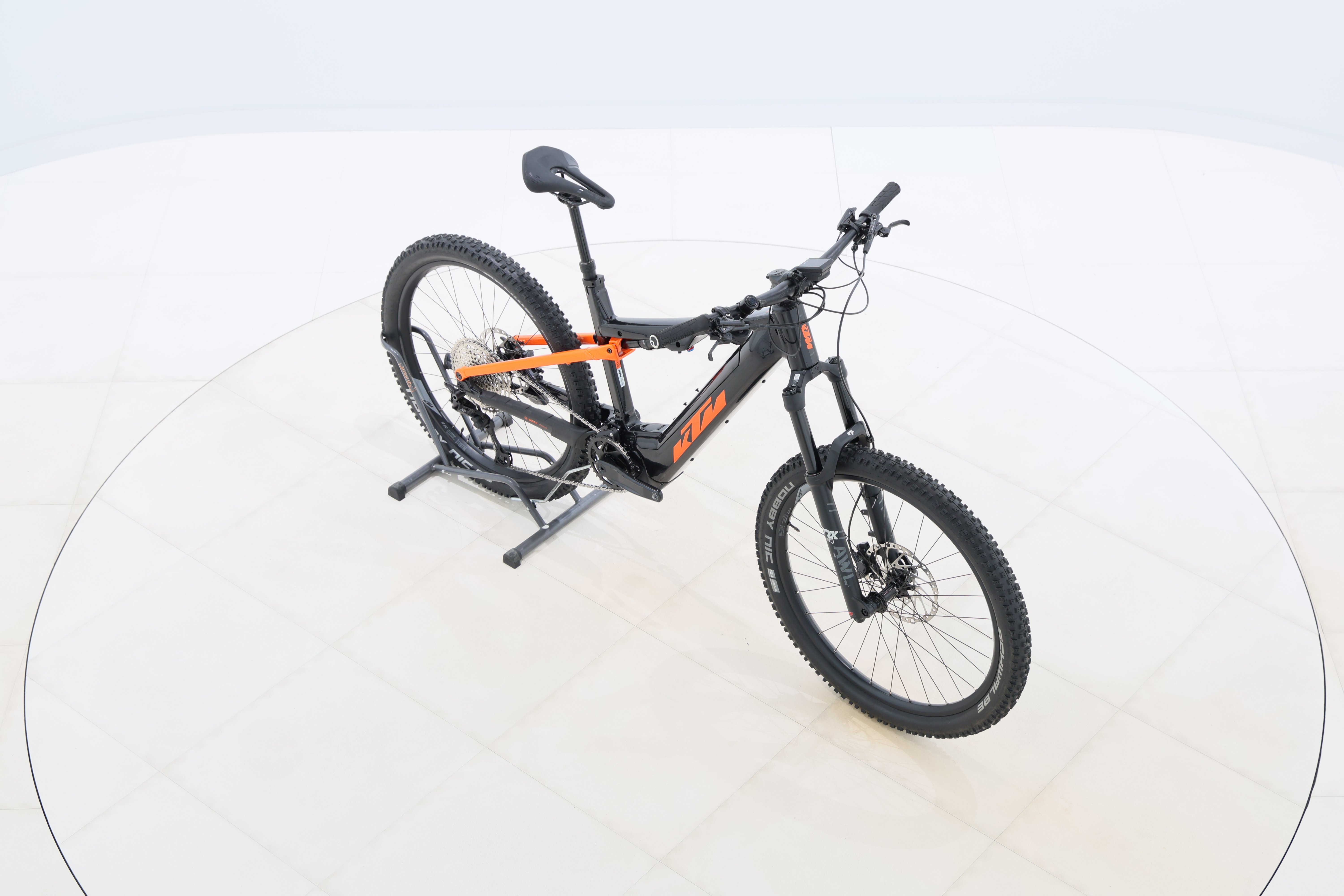 2f92ed03-628b-413f-a7bc-4745237ff1d6