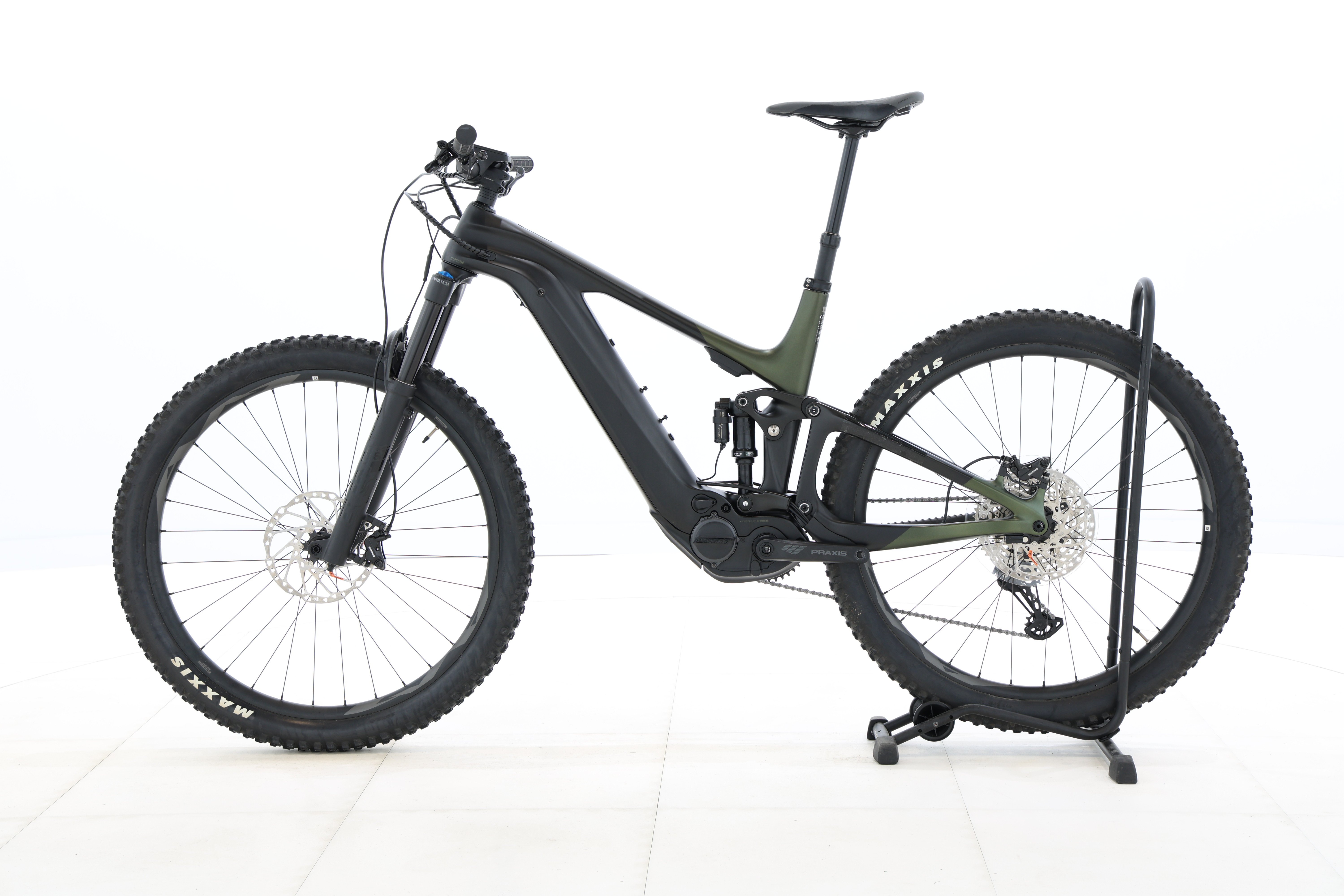 d03cc59d-690b-4d80-801b-66b1a40e77b8