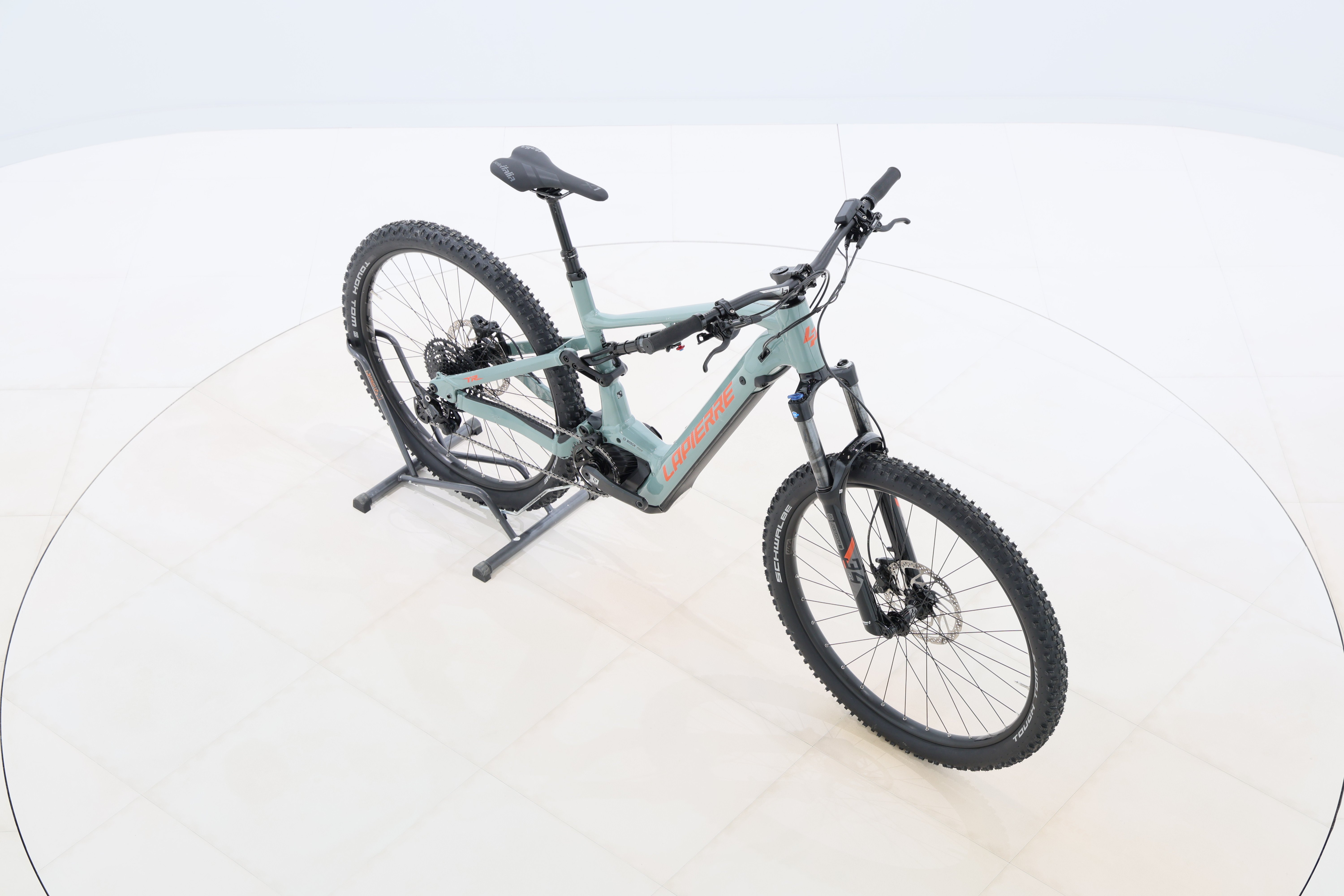 8e0fd50c-1890-47db-a6f6-a0f49443886c