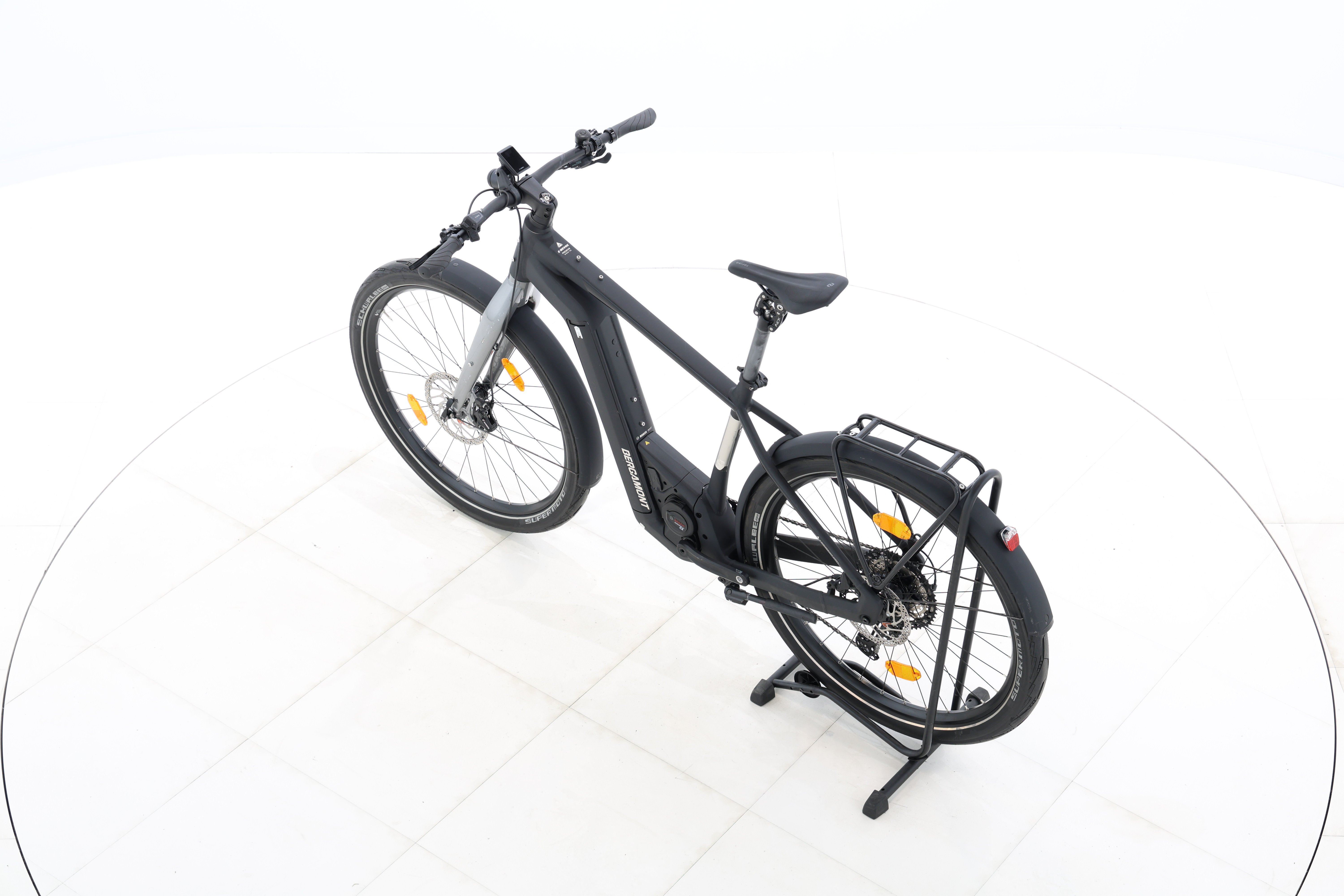 d8140945-2afb-4301-b3c2-6a625b2b6bb2