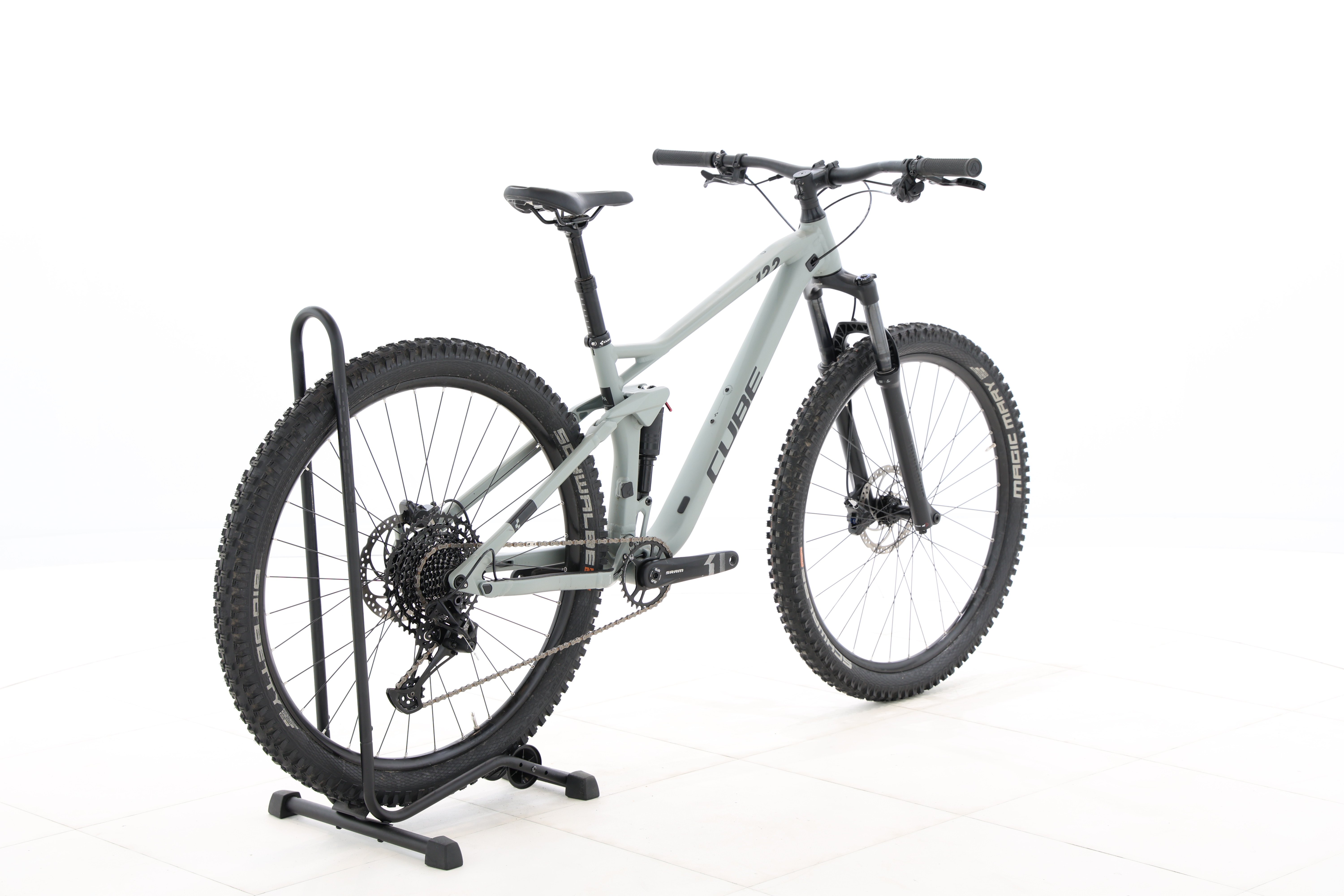 cdb9a80f-3583-4a24-916d-4dbd23459df8