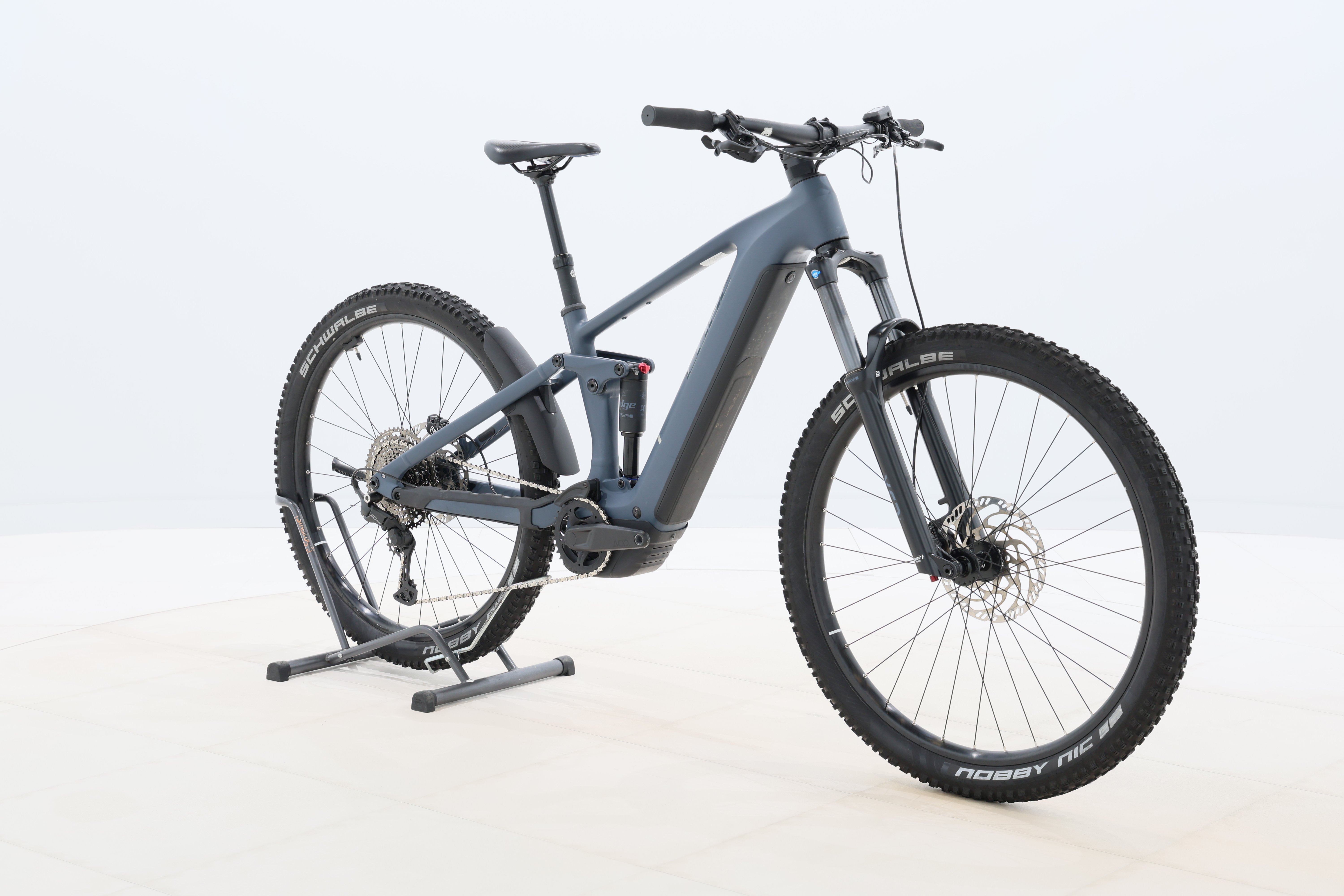 5d0fd32d-bc07-4b0a-bcbe-feb8b2c7511e