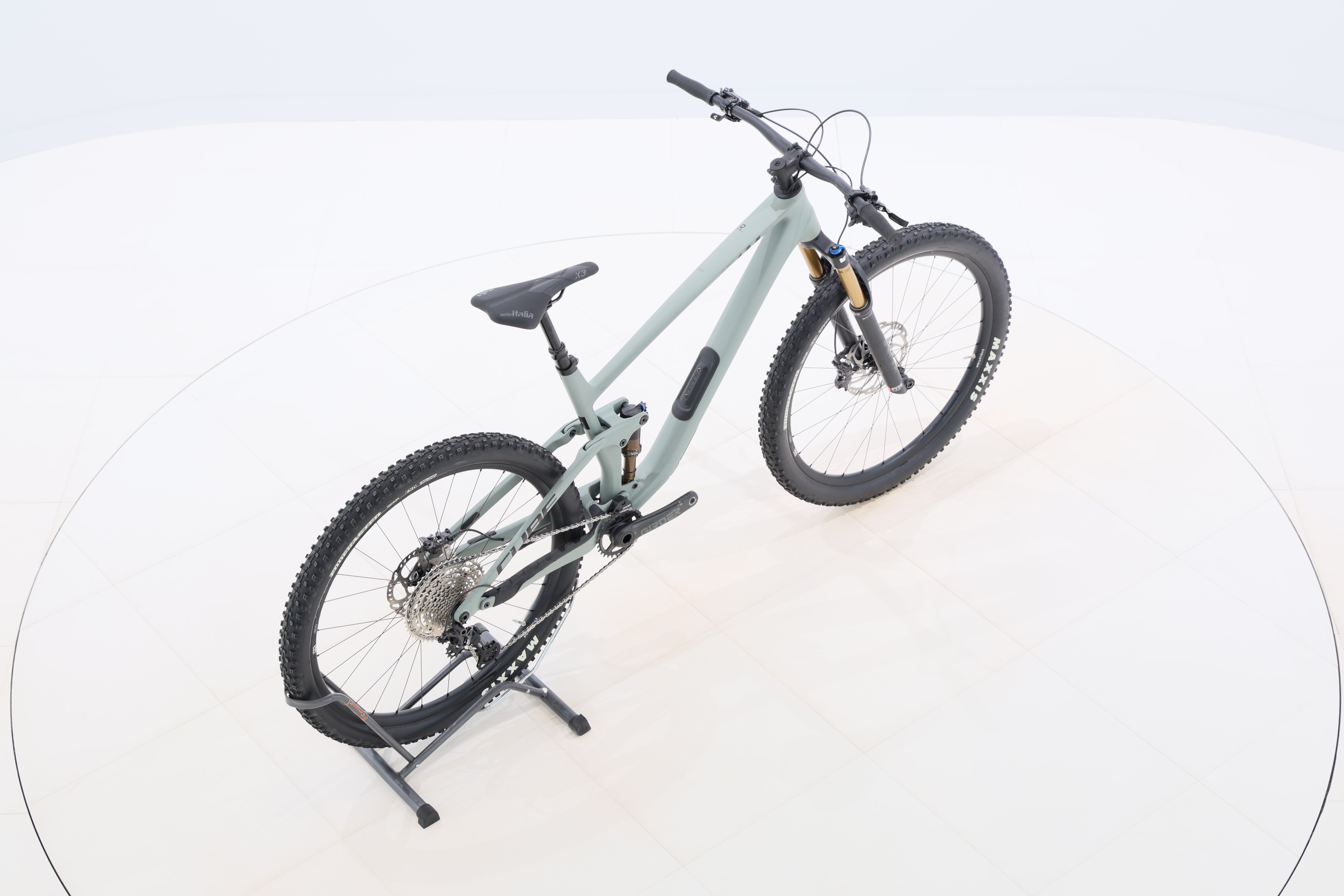 28a0a438-68ba-46da-9417-432d8bbe2371