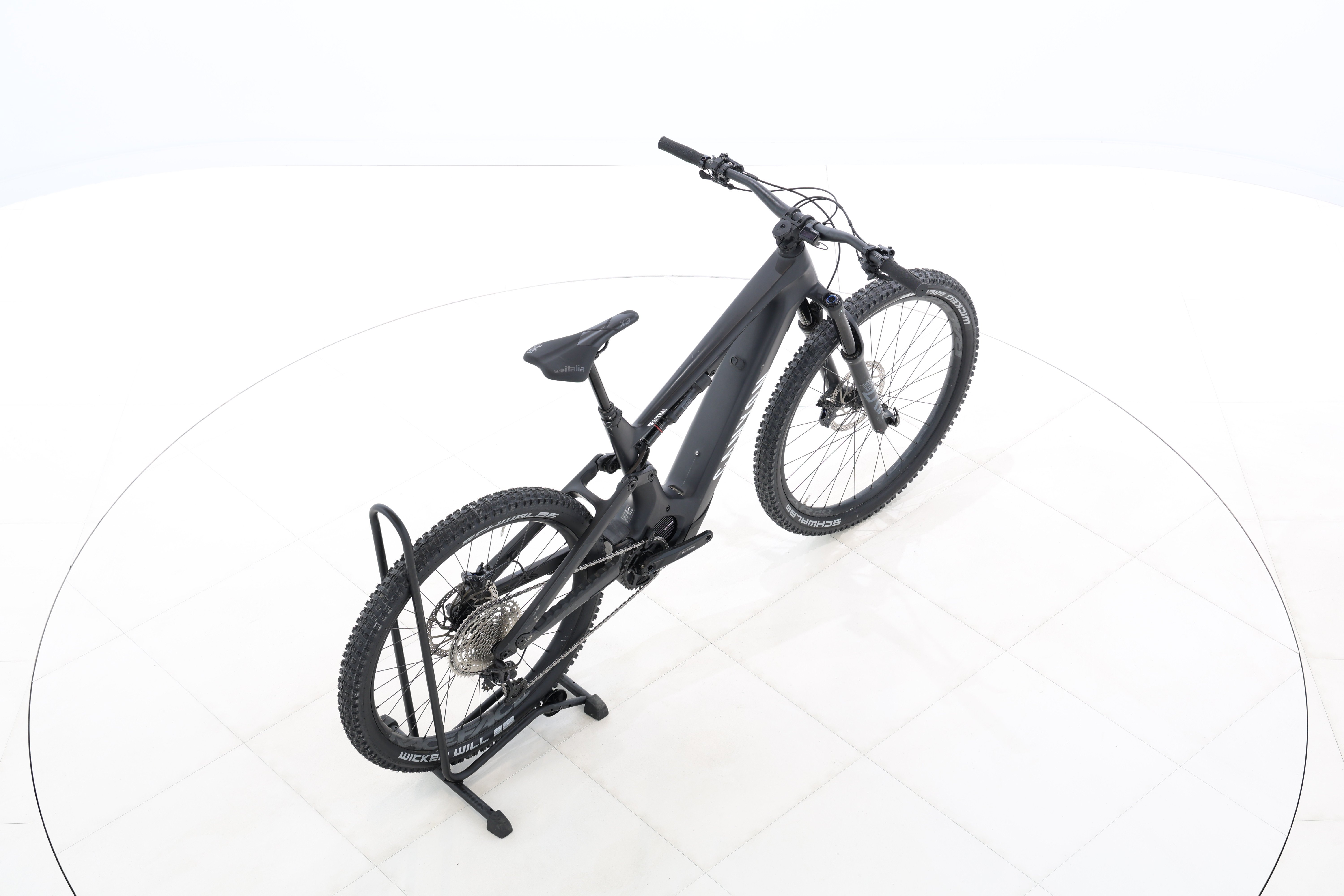 6c8df36f-2595-4f29-bc83-5376b4328bf7