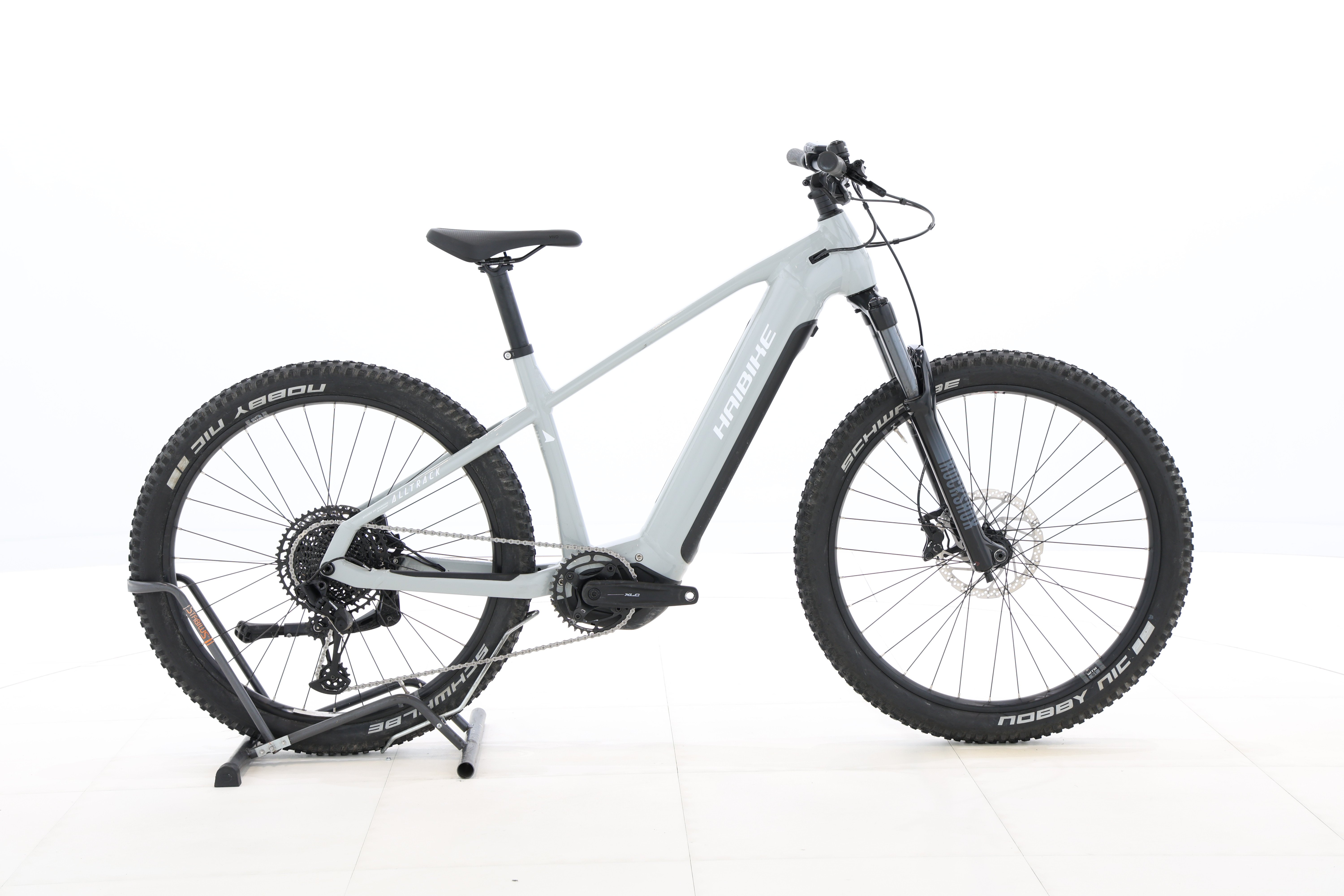 81bb8152-d6fa-4e26-8440-2ddbaf4ab8ec