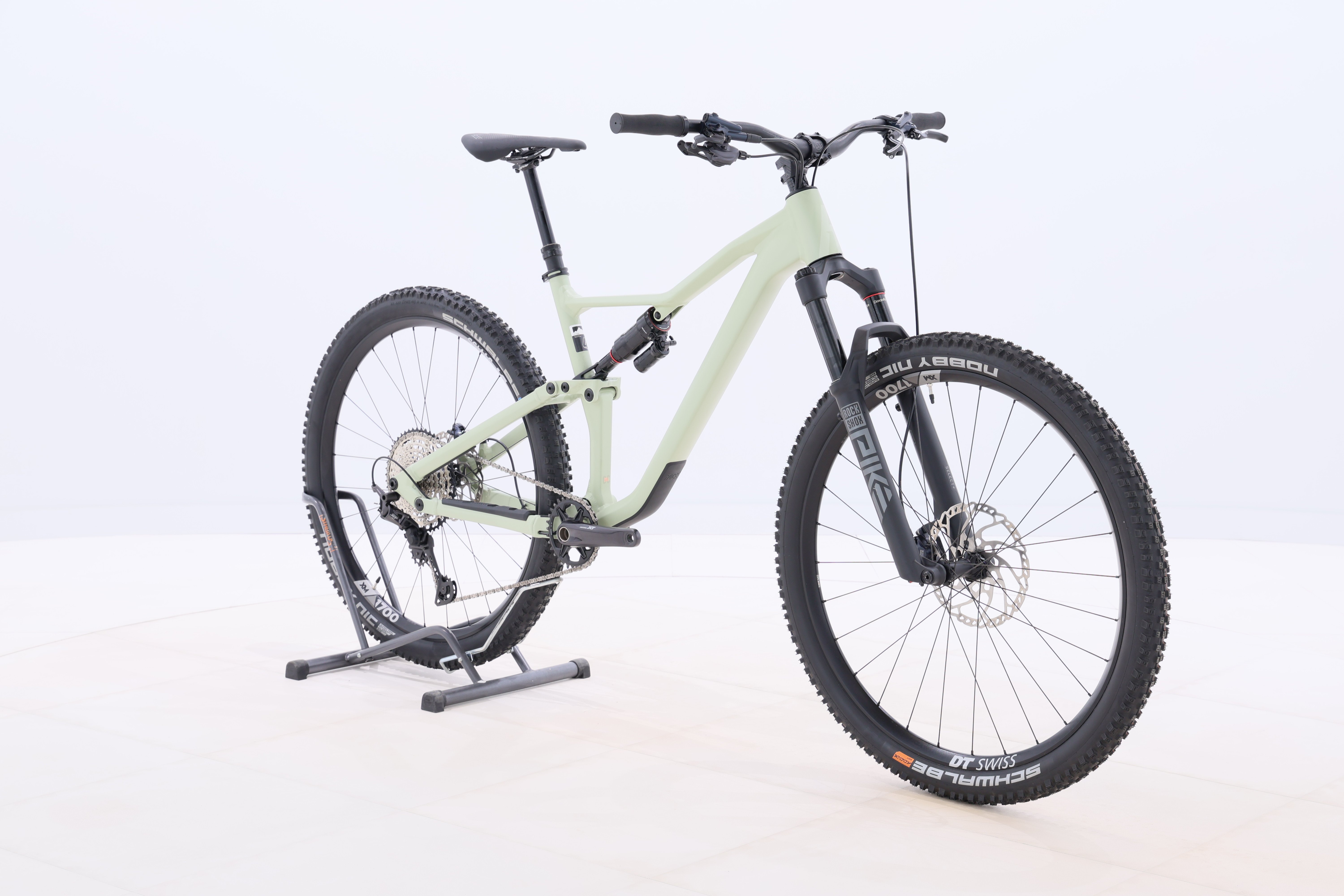 c8a403f8-8dd0-4708-8df2-1a3b70e31b51