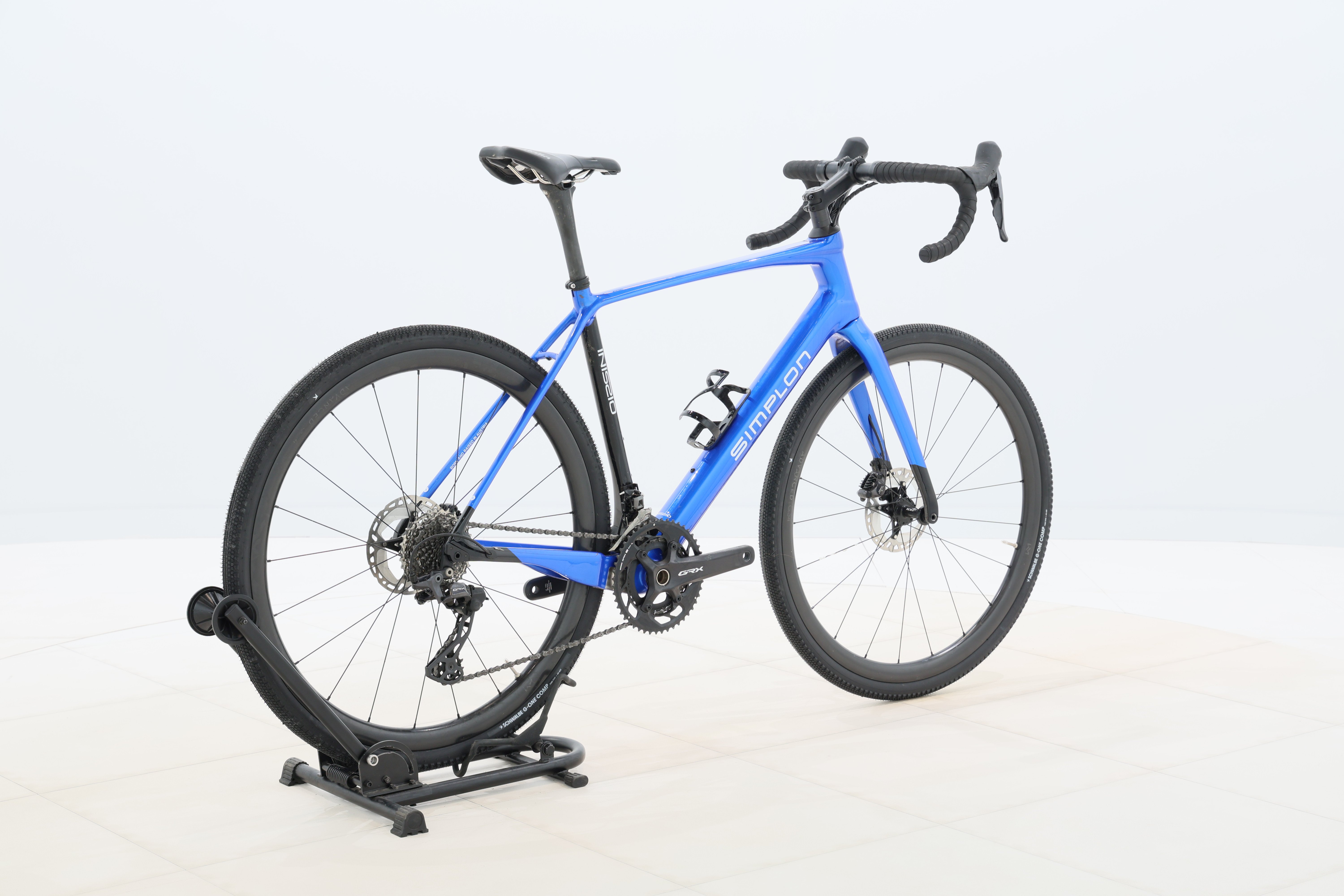 b6f690a5-ed70-42e5-9c44-6f6de089f664