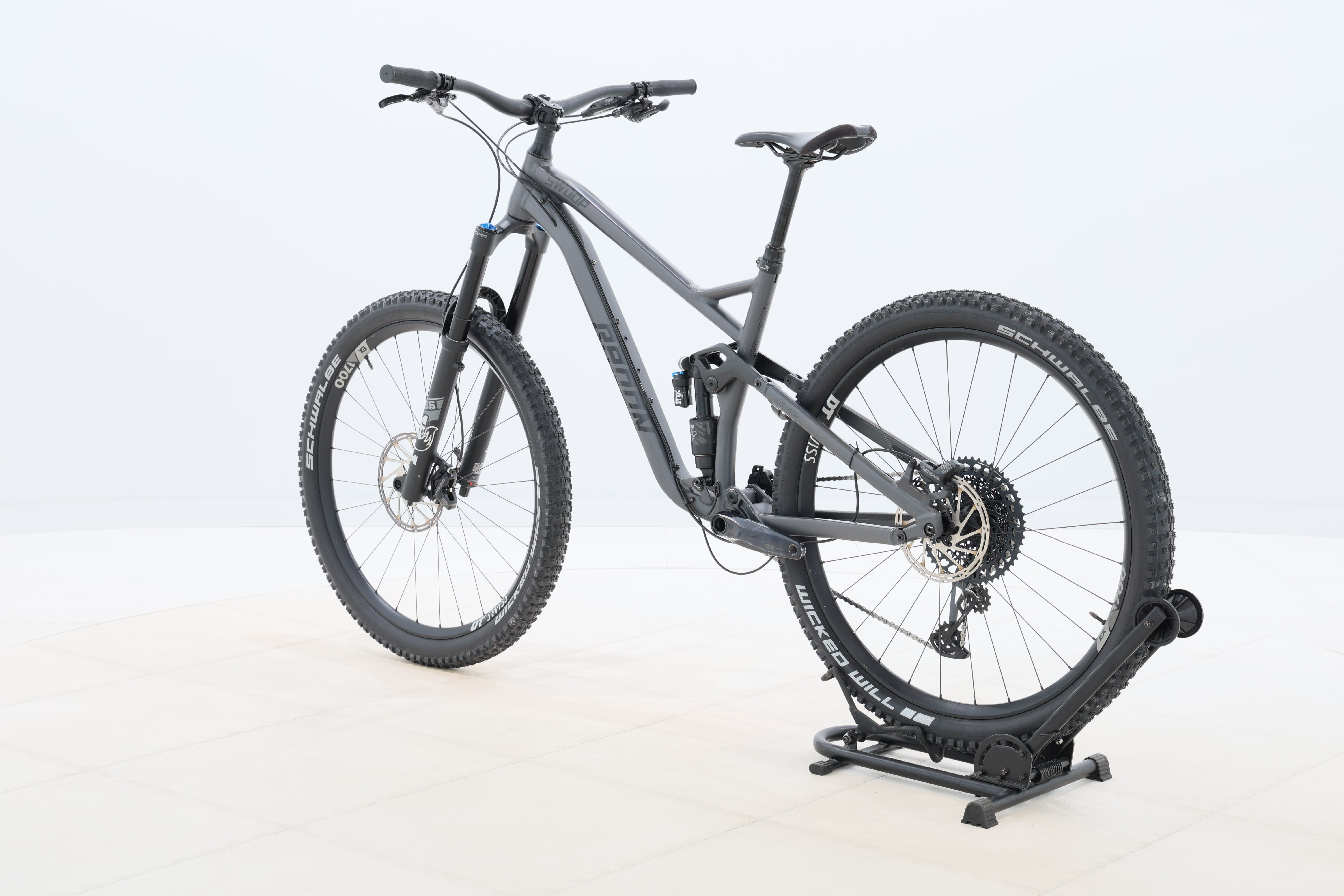 413e30fc-fce9-4ddd-ad2b-e8b52212a4e9